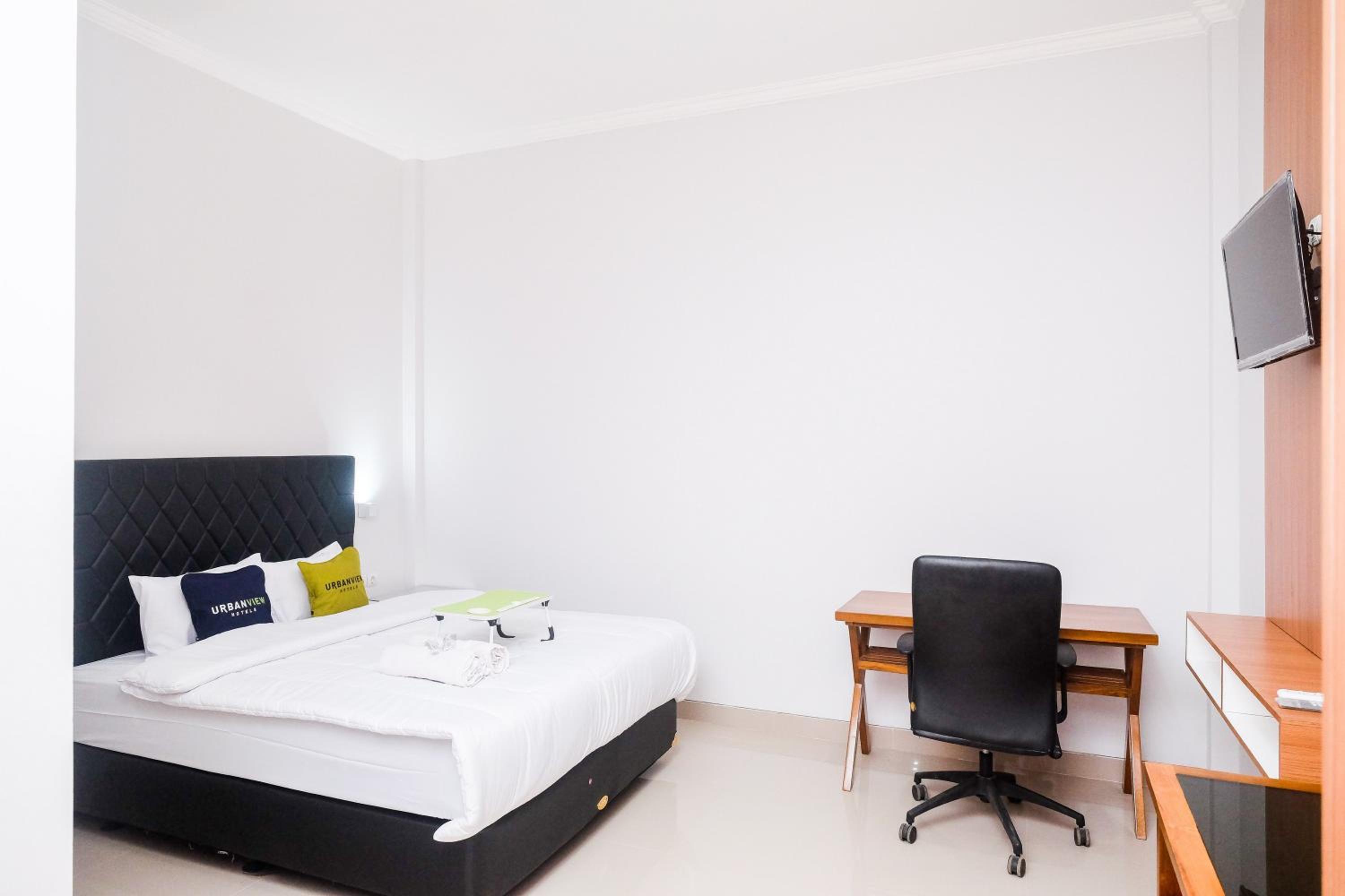 Deluxe Room - Photo 11