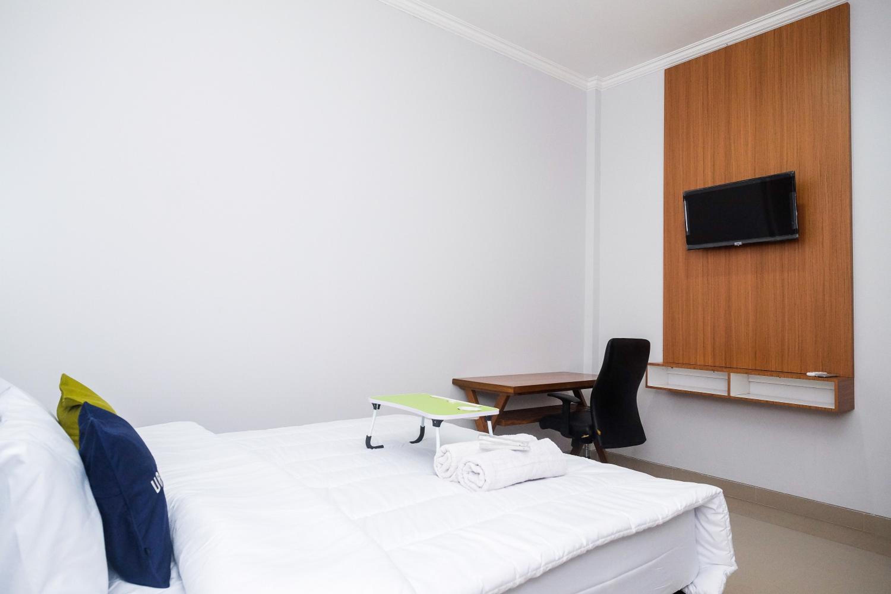 Deluxe Room - Photo 12