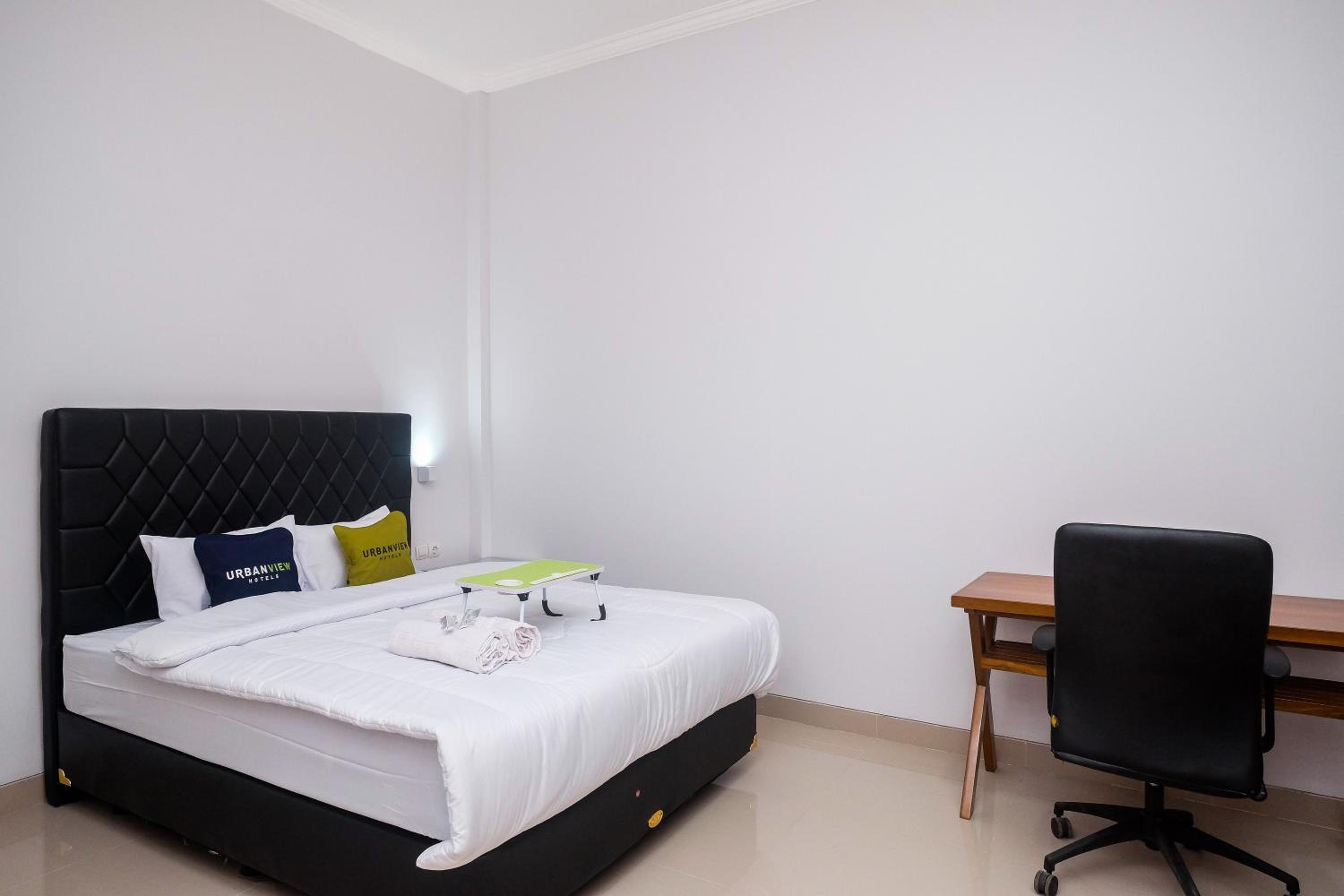 Deluxe Room - Photo 13