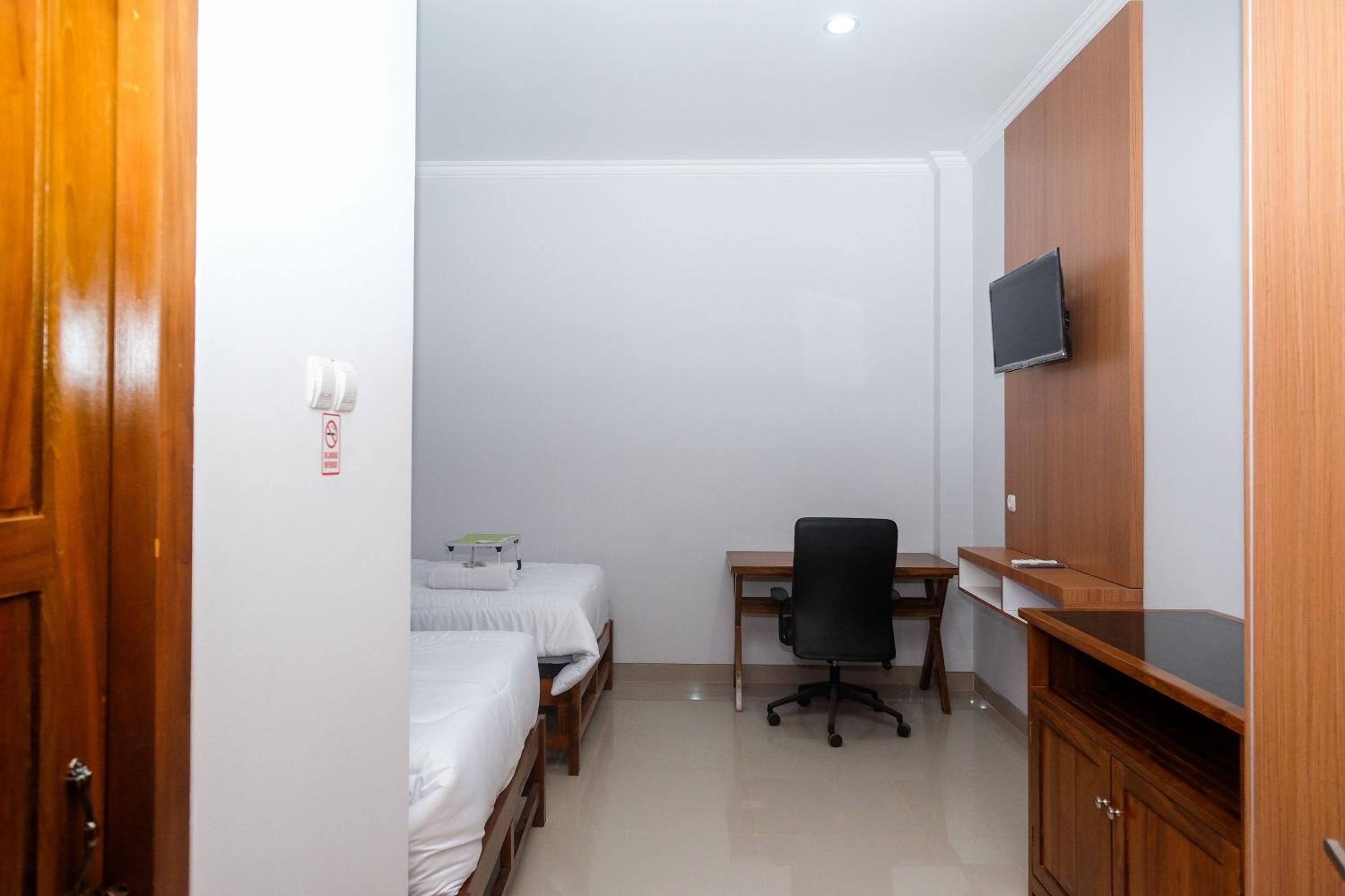 Deluxe Twin Room - Photo 23