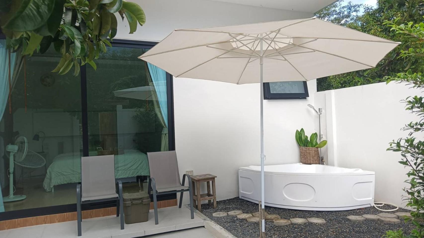 One-Bedroom Bungalow photo 1