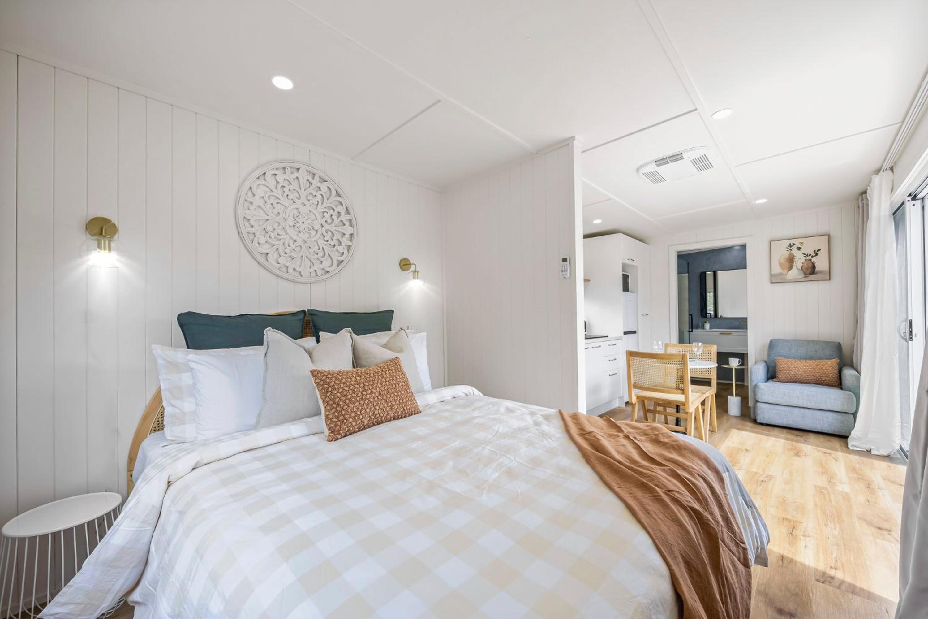 One-Bedroom House photo 1
