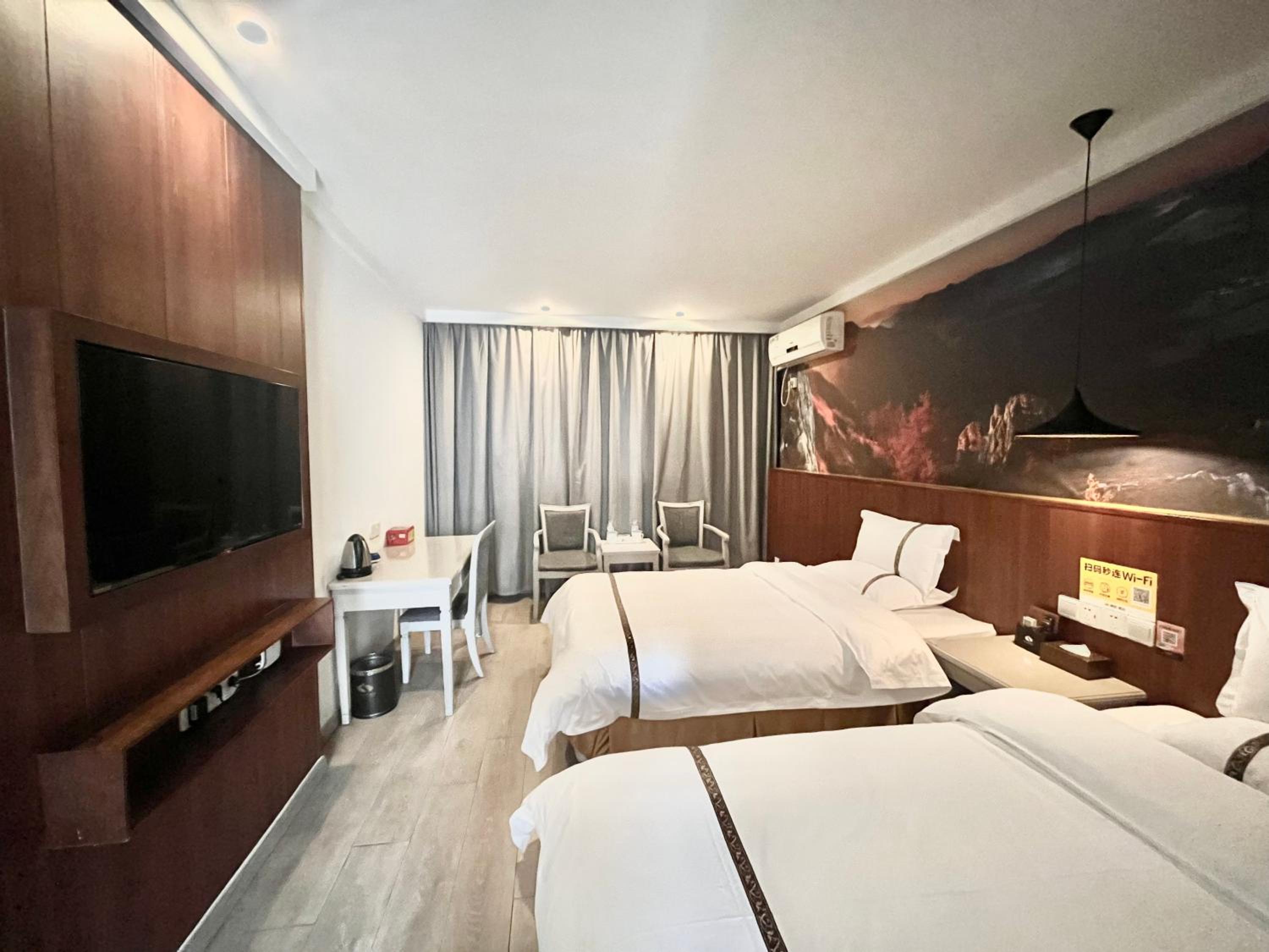 Standard Twin Room