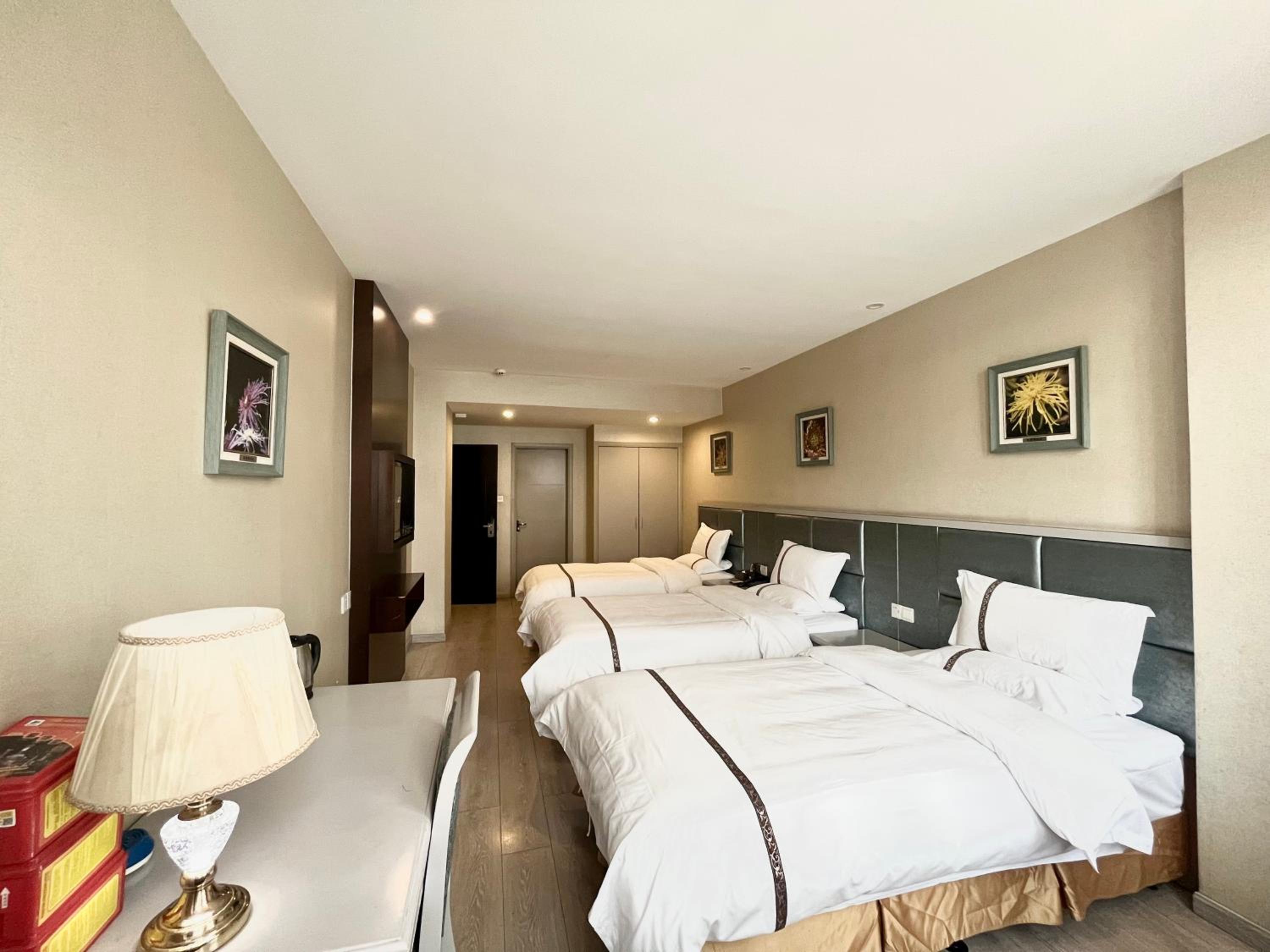 Business Triple room