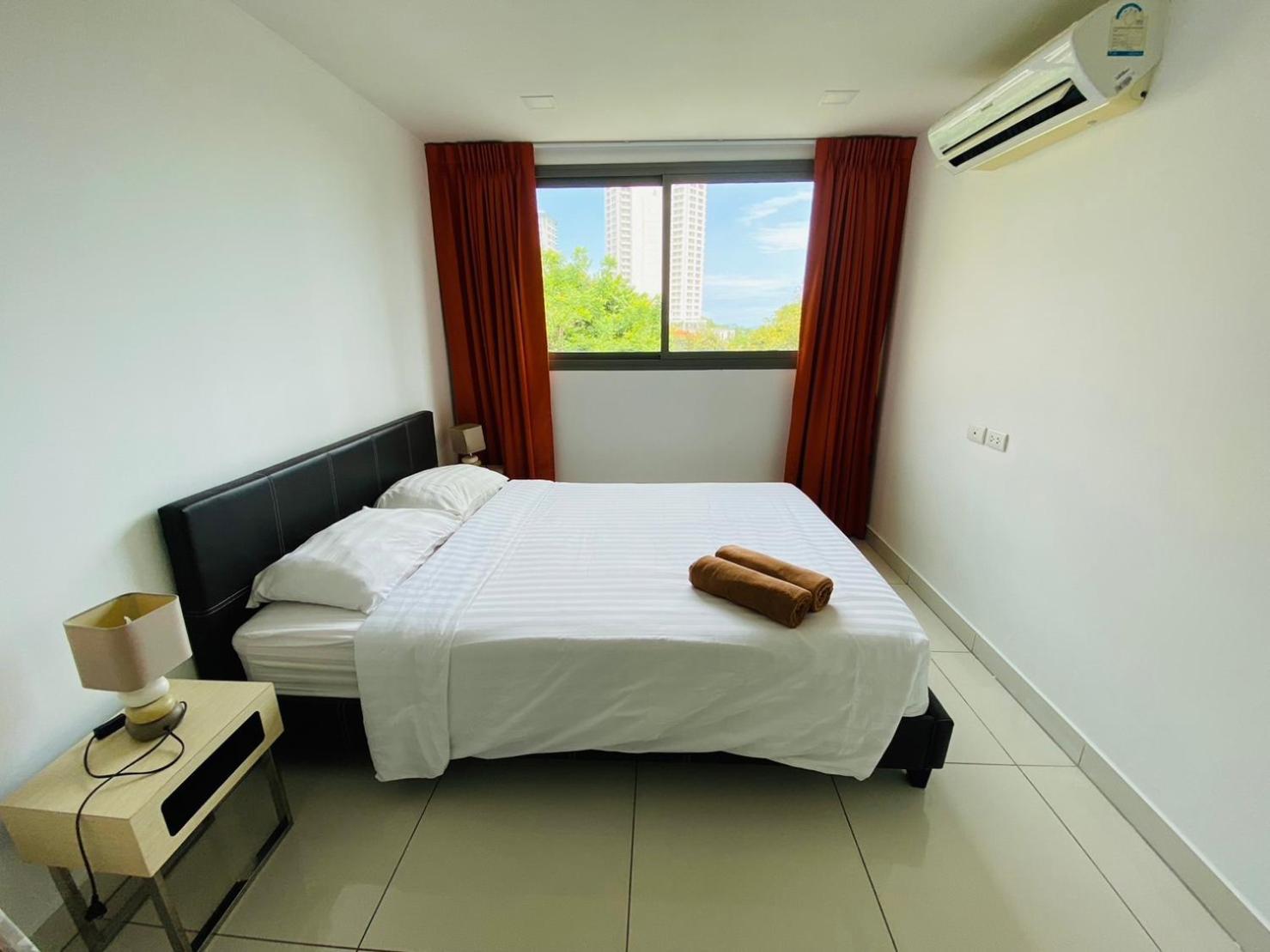 One-Bedroom Apartment photo 2