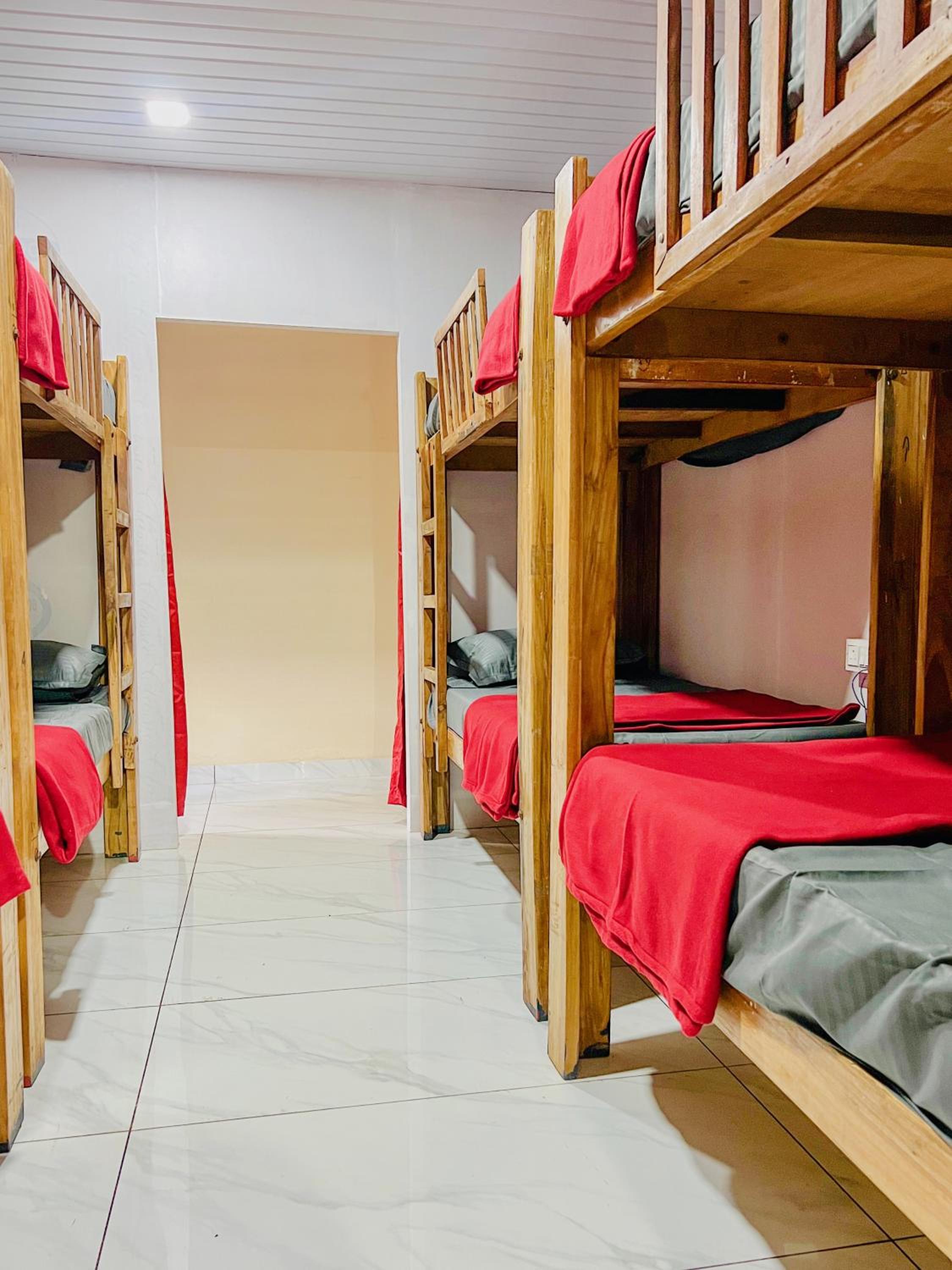 Bed in 6-Bed Mixed Dormitory Room photo 1