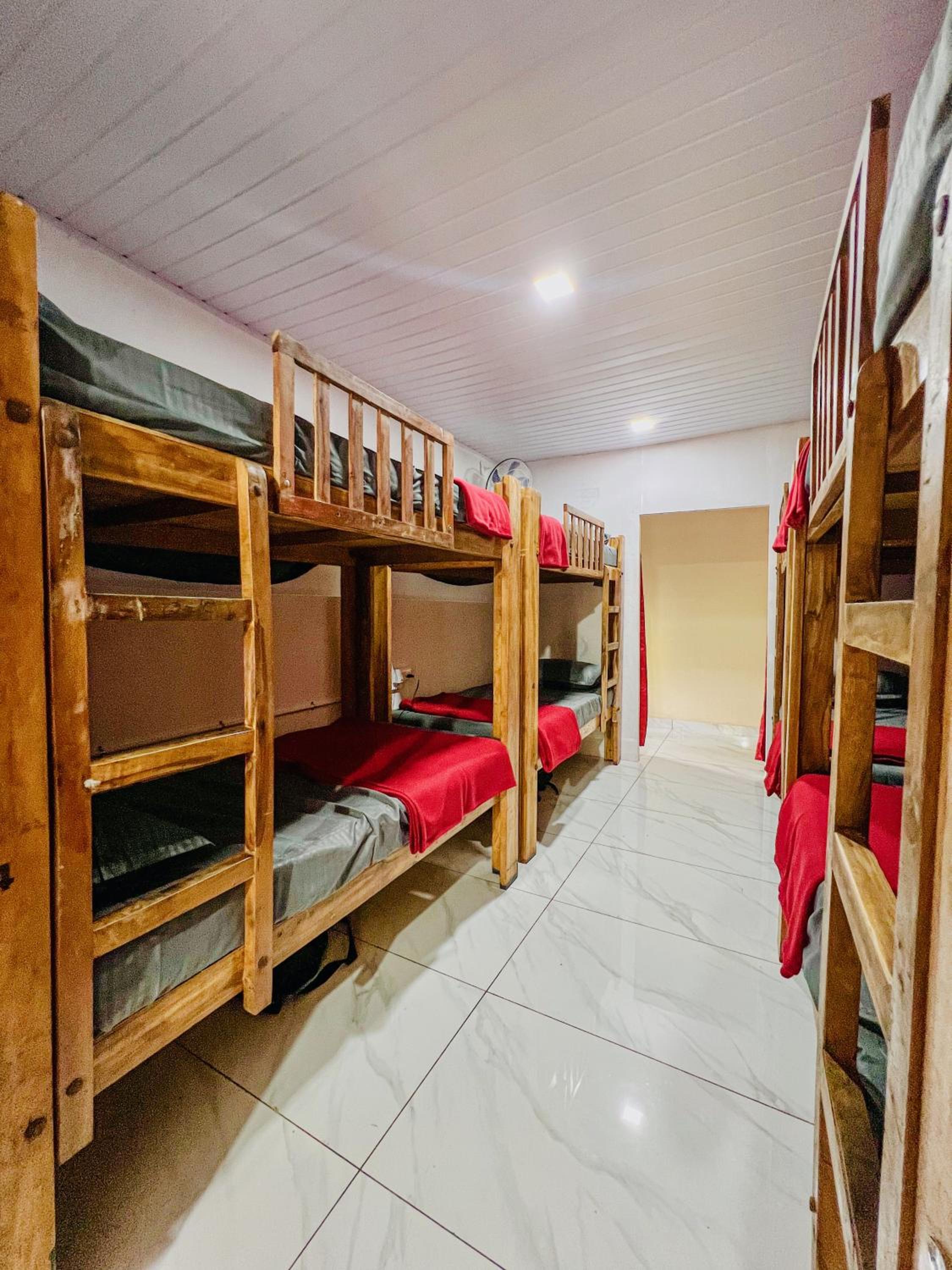 Bed in 8-Bed Mixed Dormitory Room photo 2