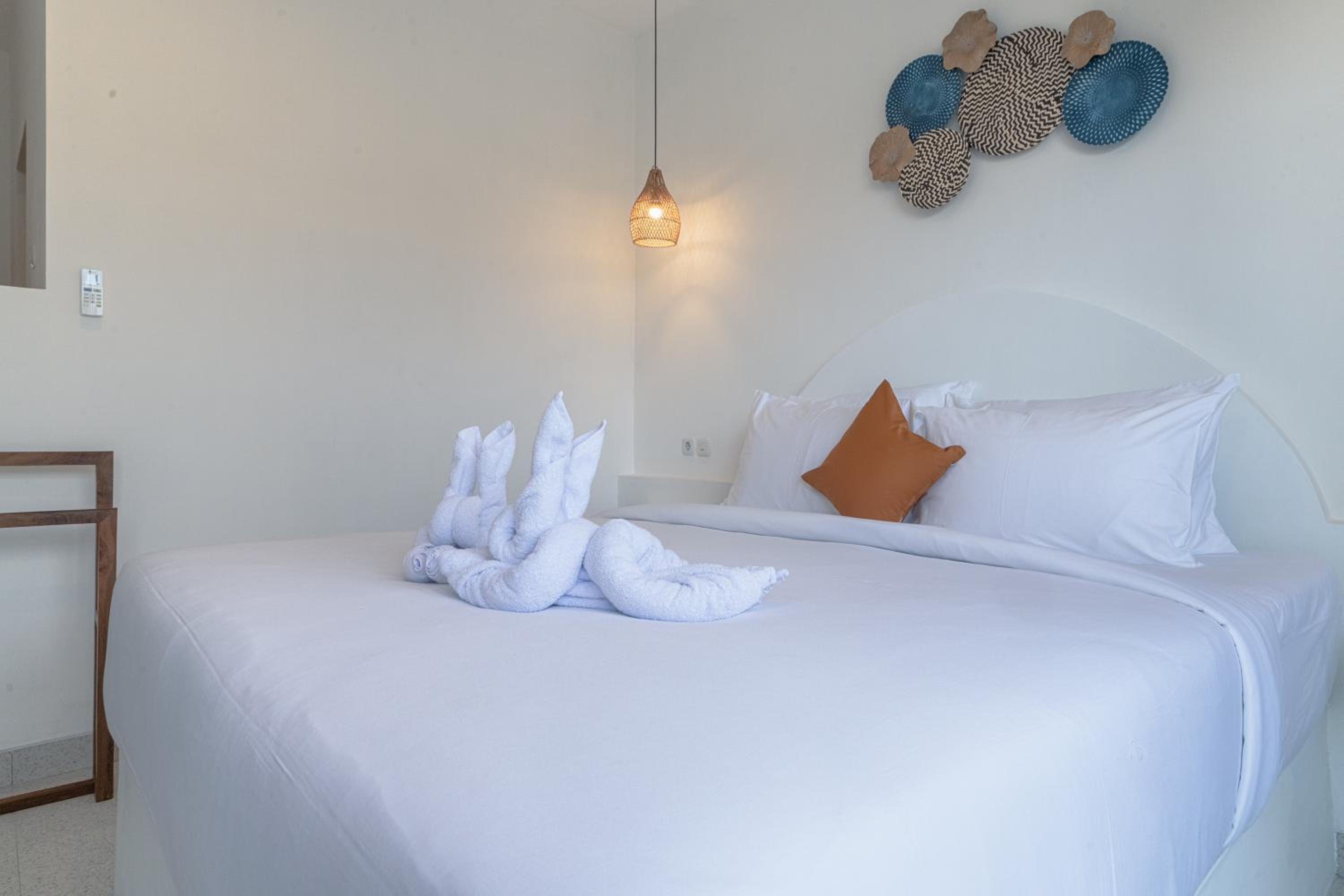 Suite - Photo 16