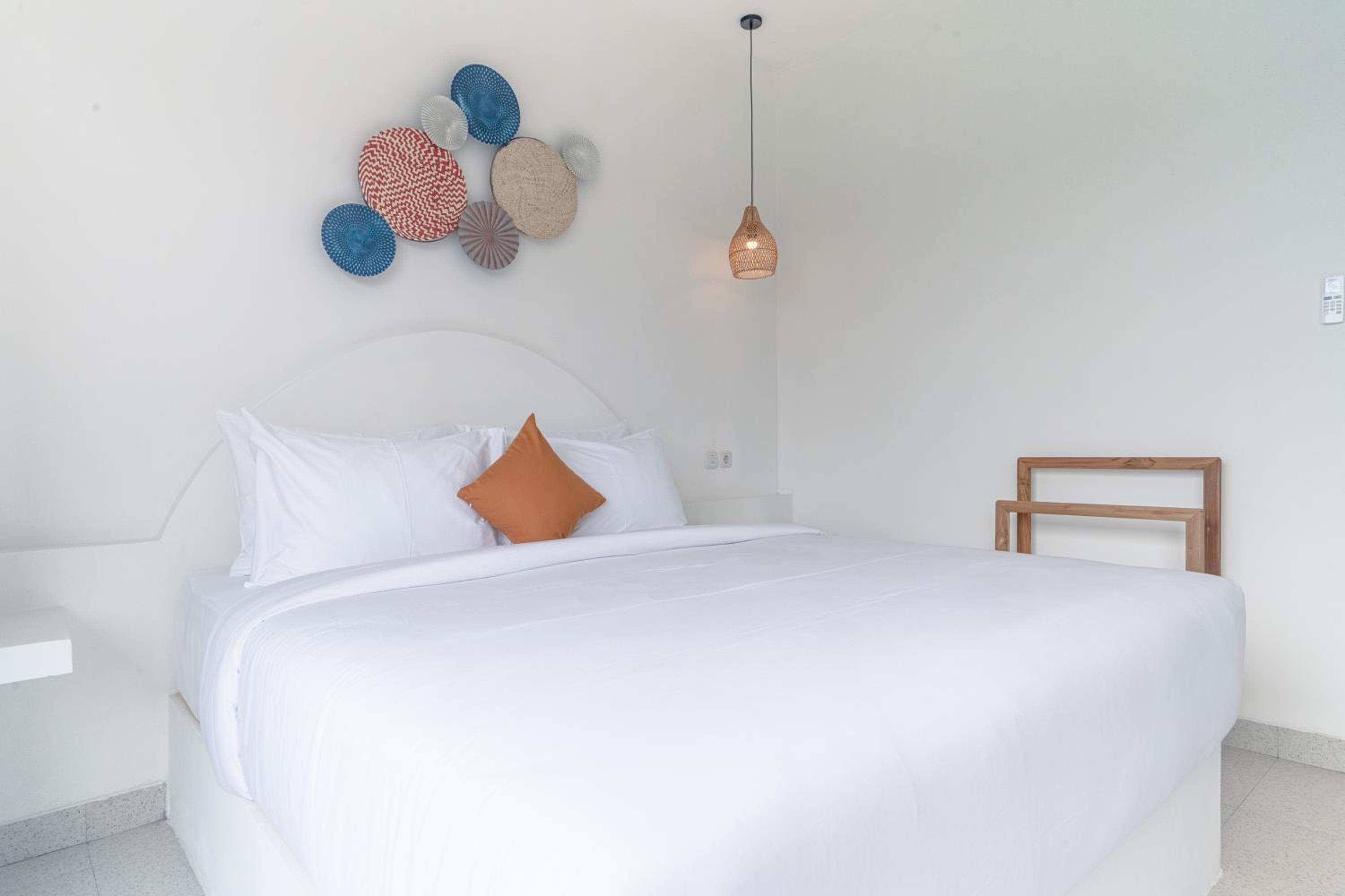 One-Bedroom Suite - Photo 2