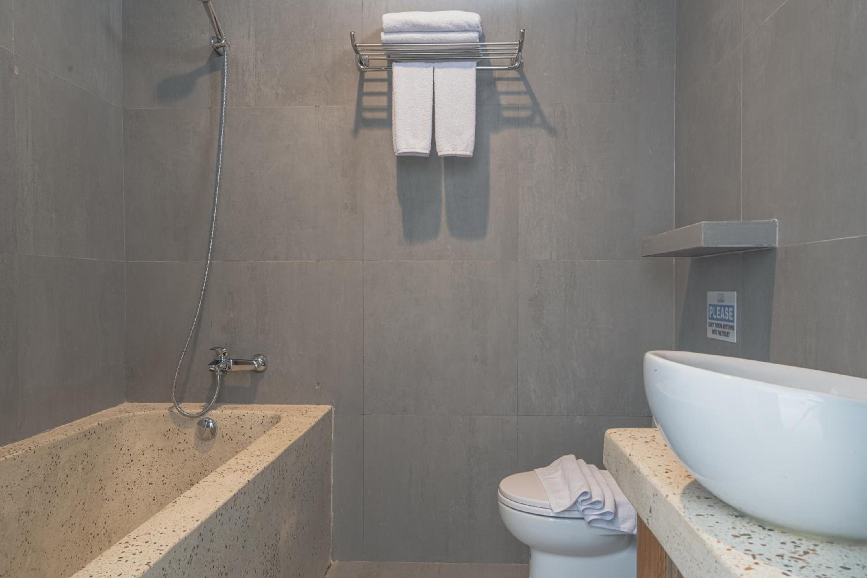 Suite - Photo 2