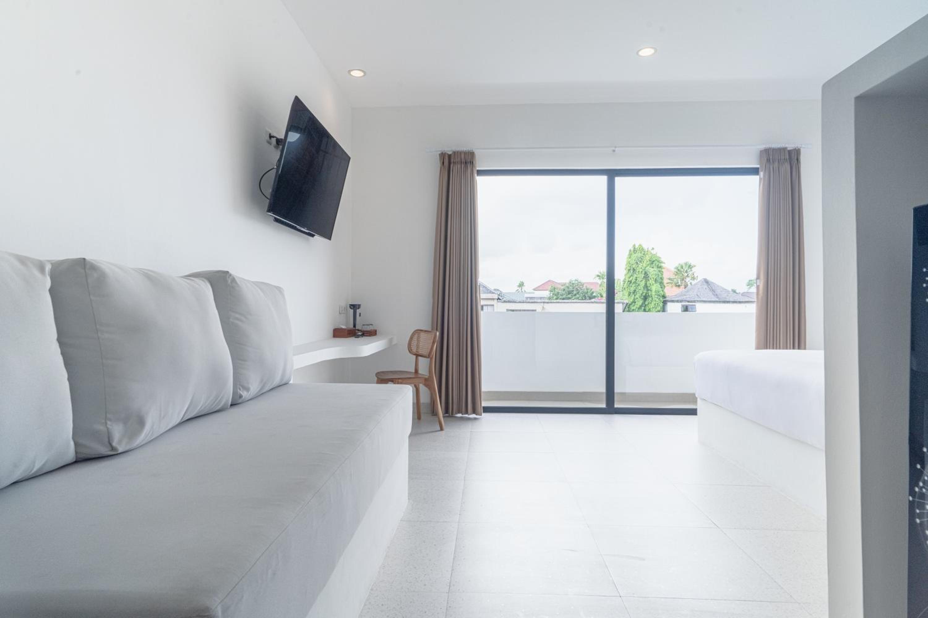 One-Bedroom Suite - Photo 17