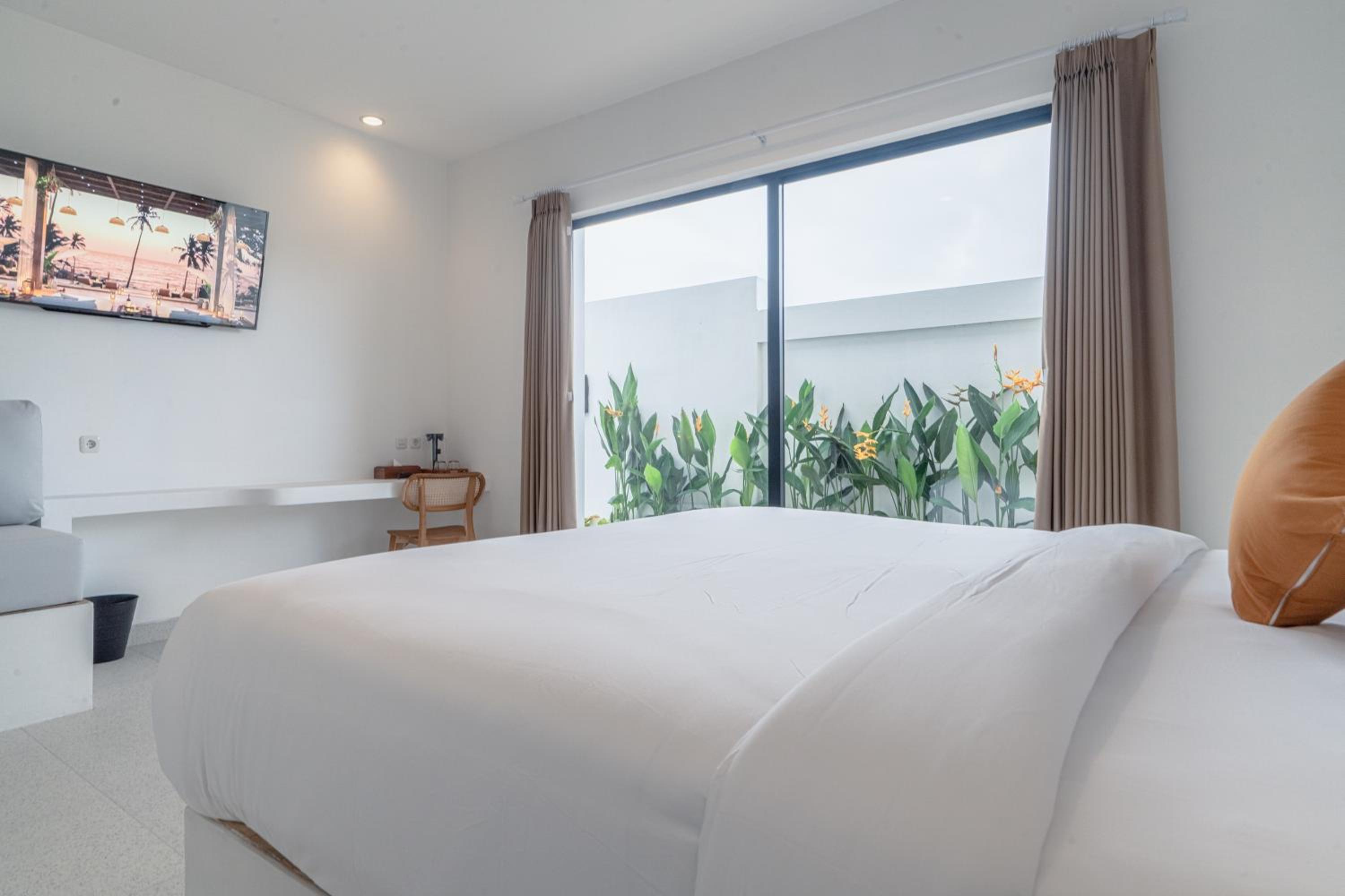 One-Bedroom Suite - Photo 15