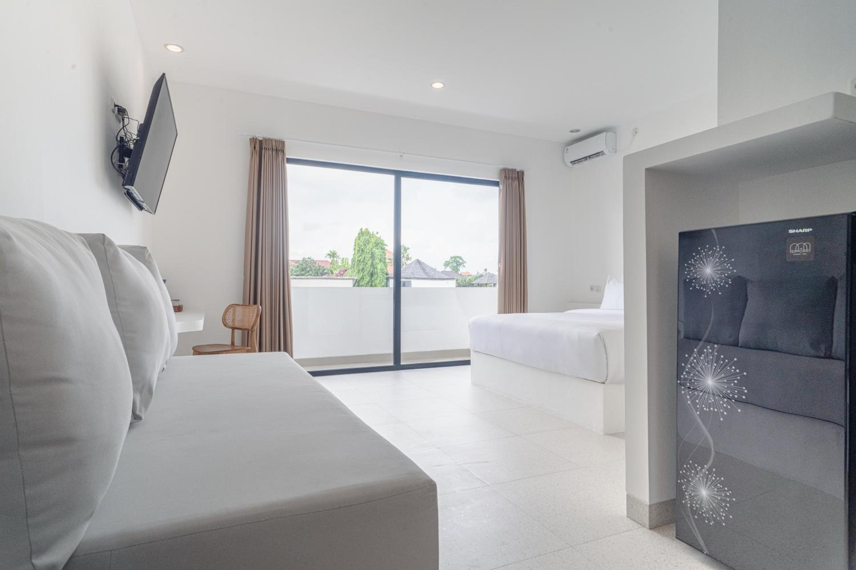 One-Bedroom Suite - Photo 9