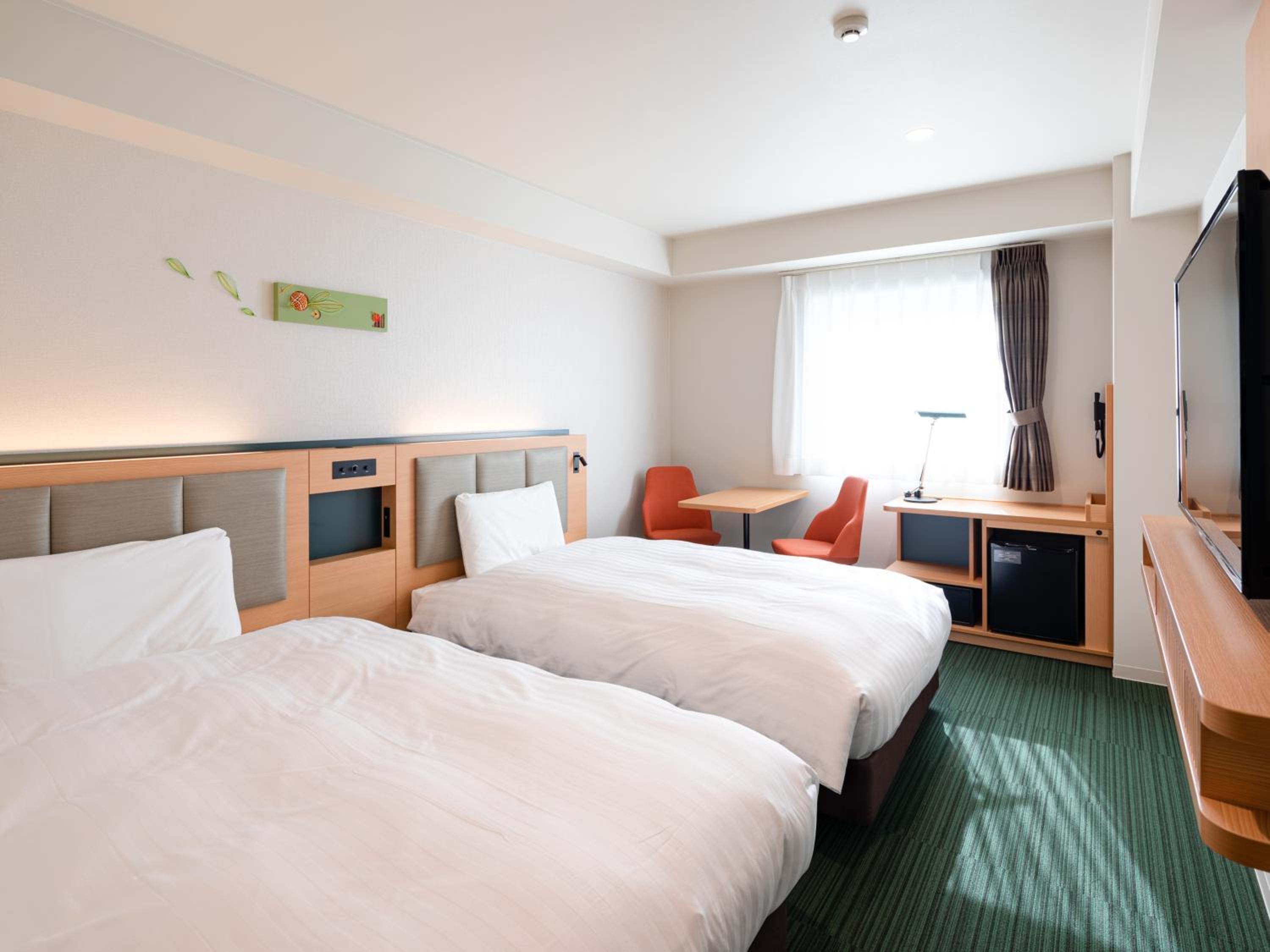Twin Room - Non-Smoking - Photo 6