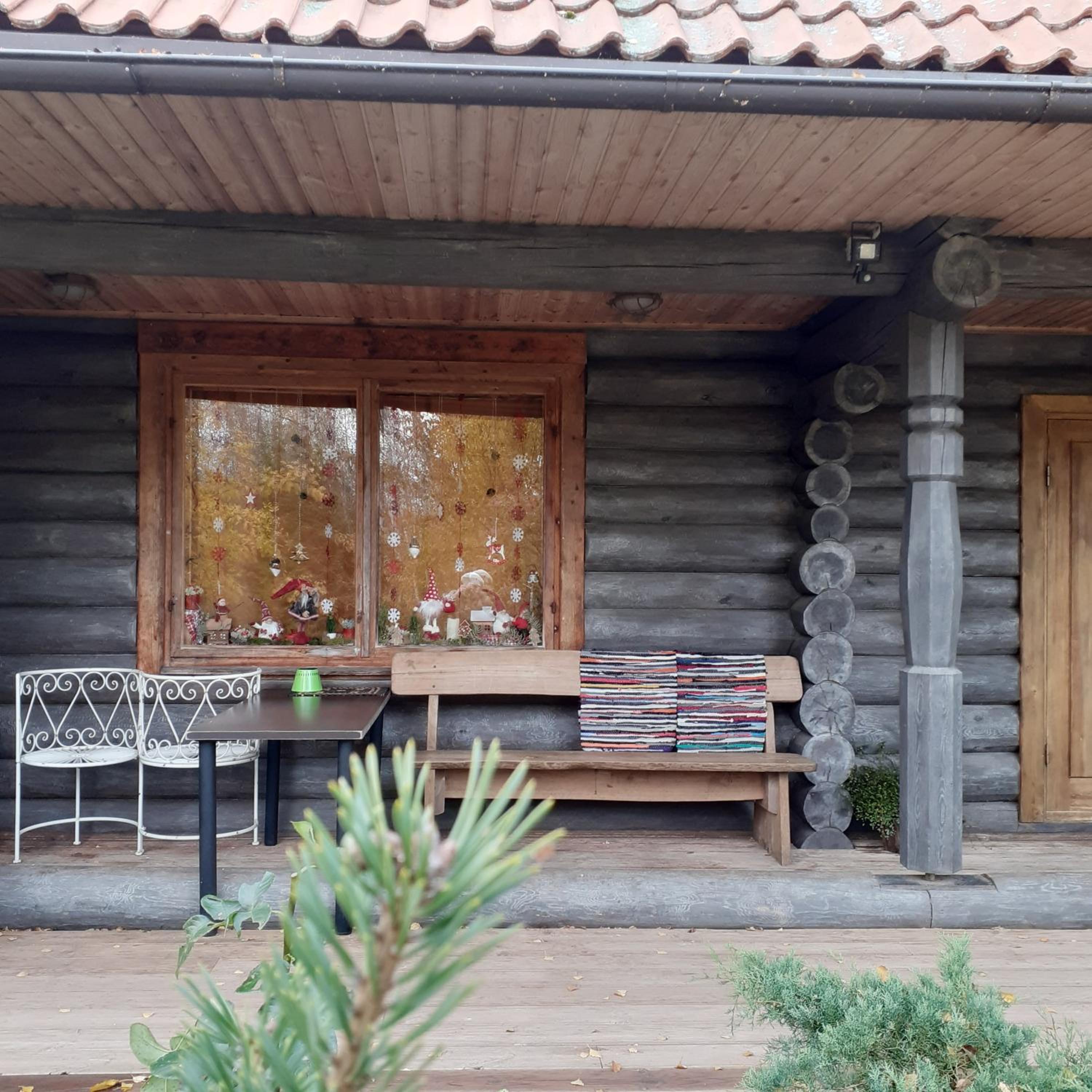 Four-Bedroom House - Photo 2