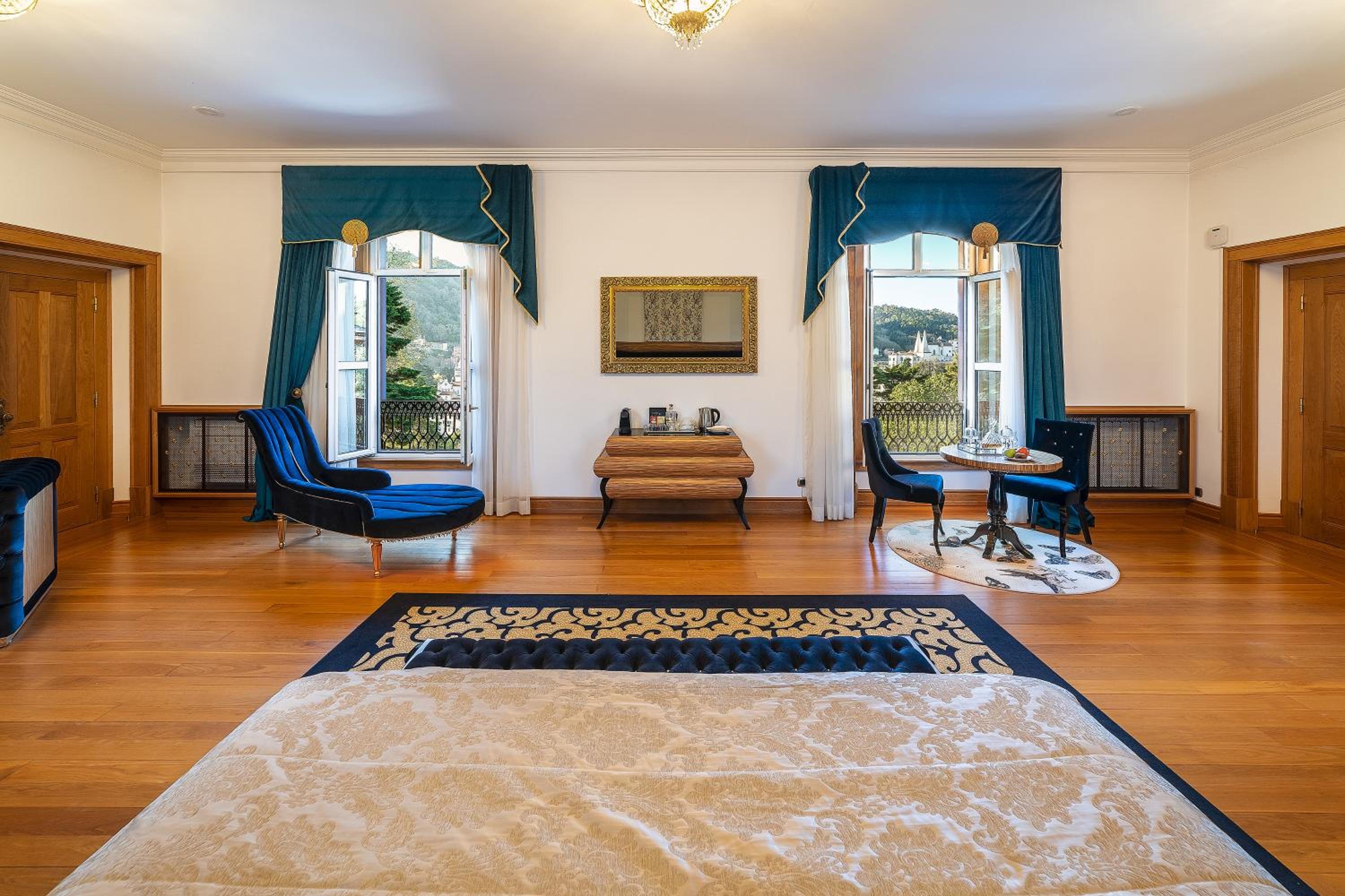 Suite with Mountain View photo 3