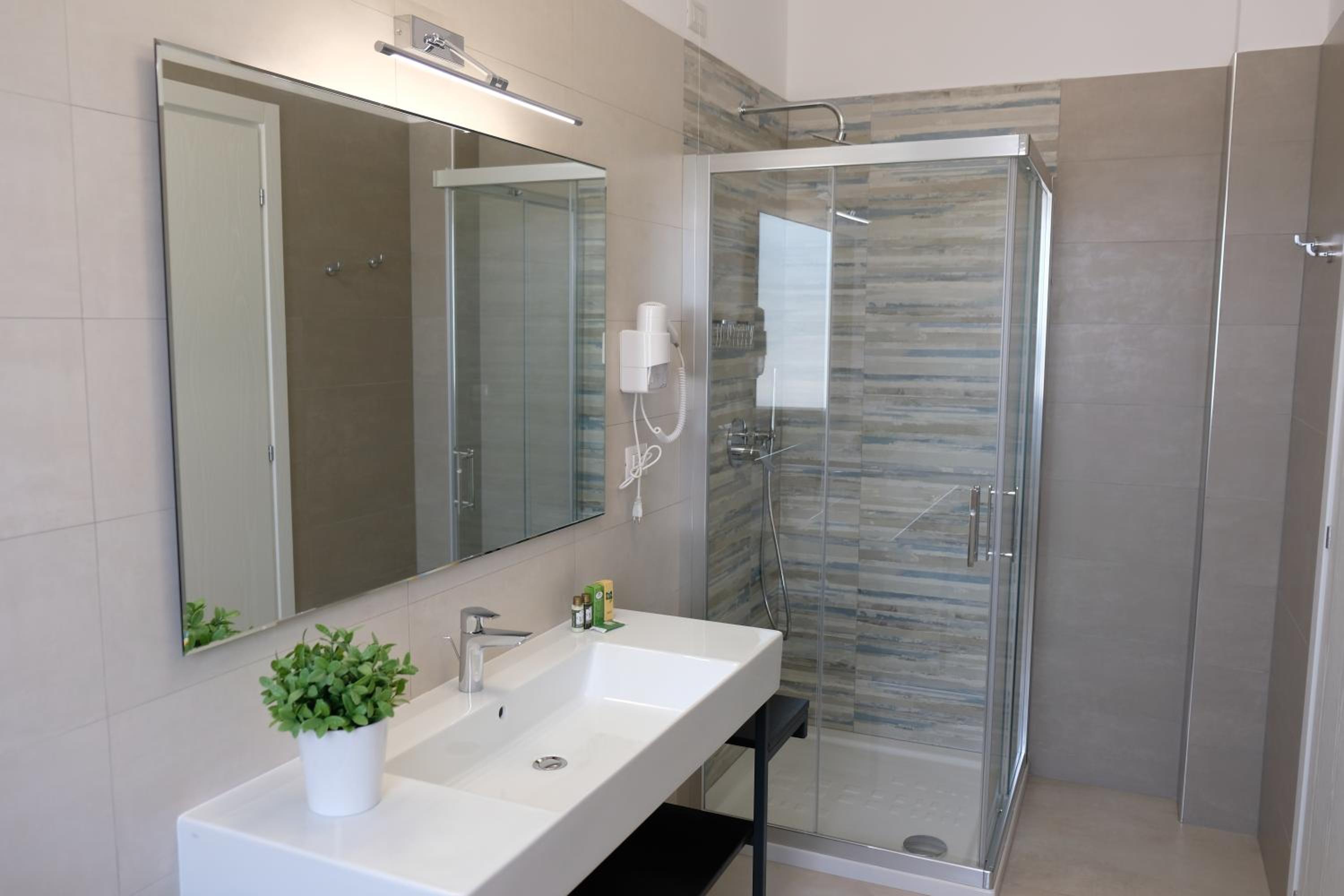 Double Room with Private Bathroom photo 3