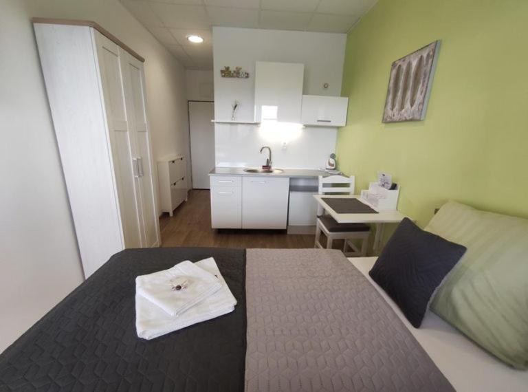 Single Room photo 2