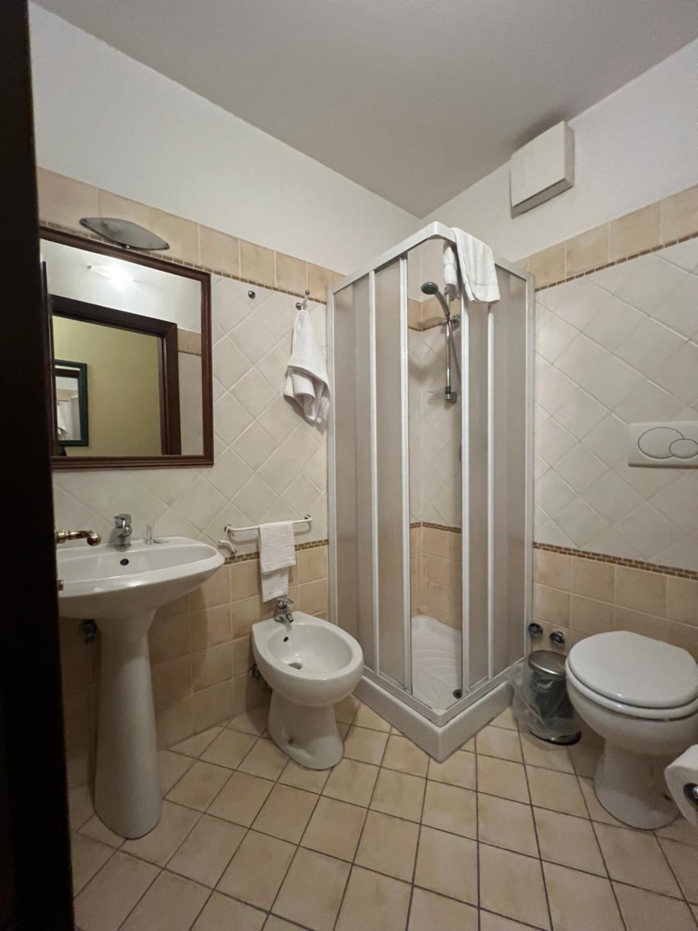 Small Double Room - Photo 2