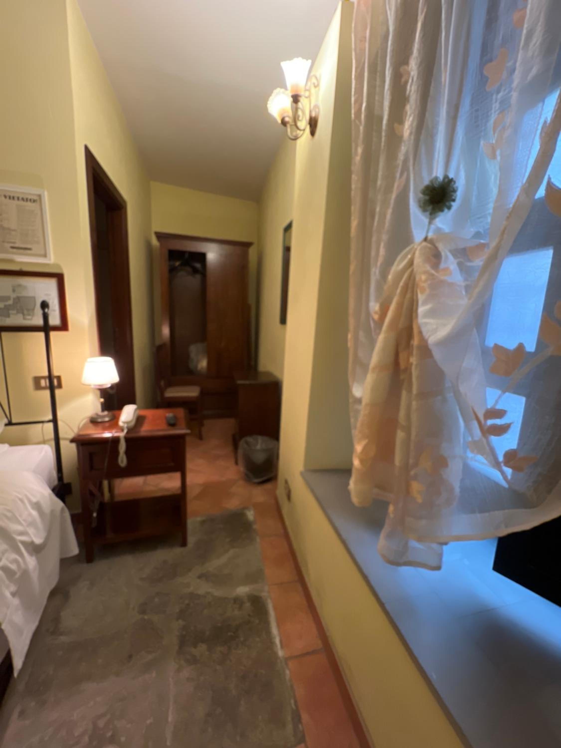 Small Double Room - Photo 3