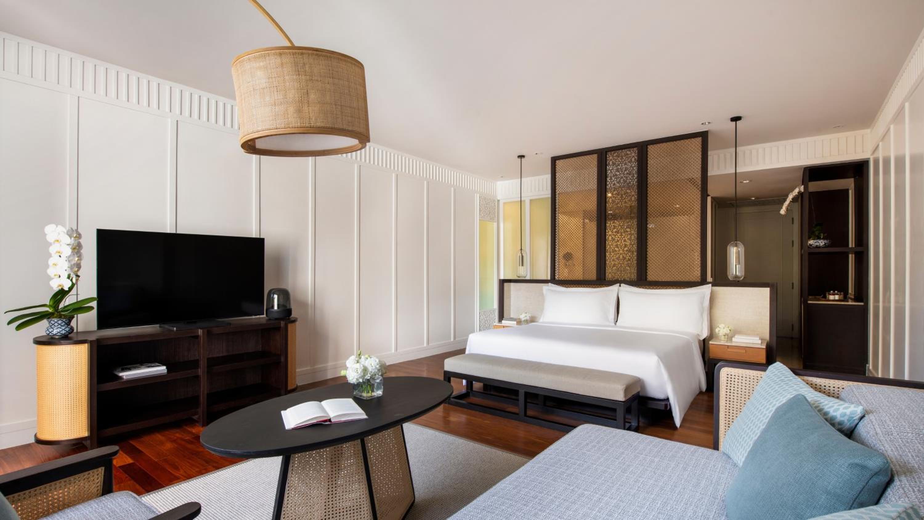 Private King Suite With Pool - Photo 4
