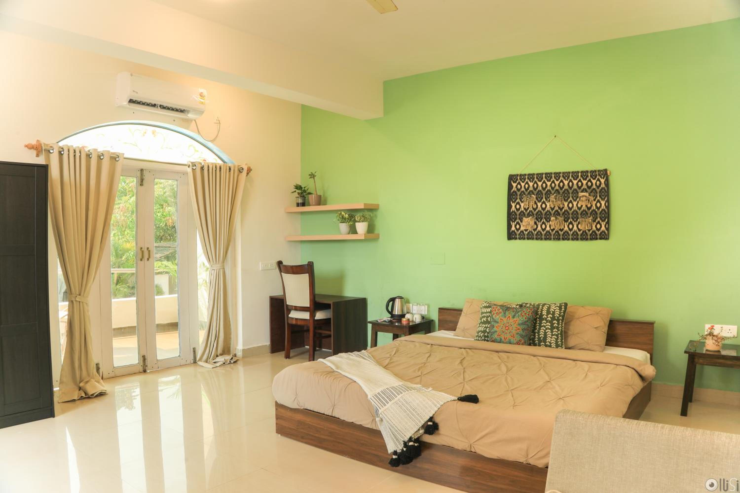 Executive Suite with Balcony