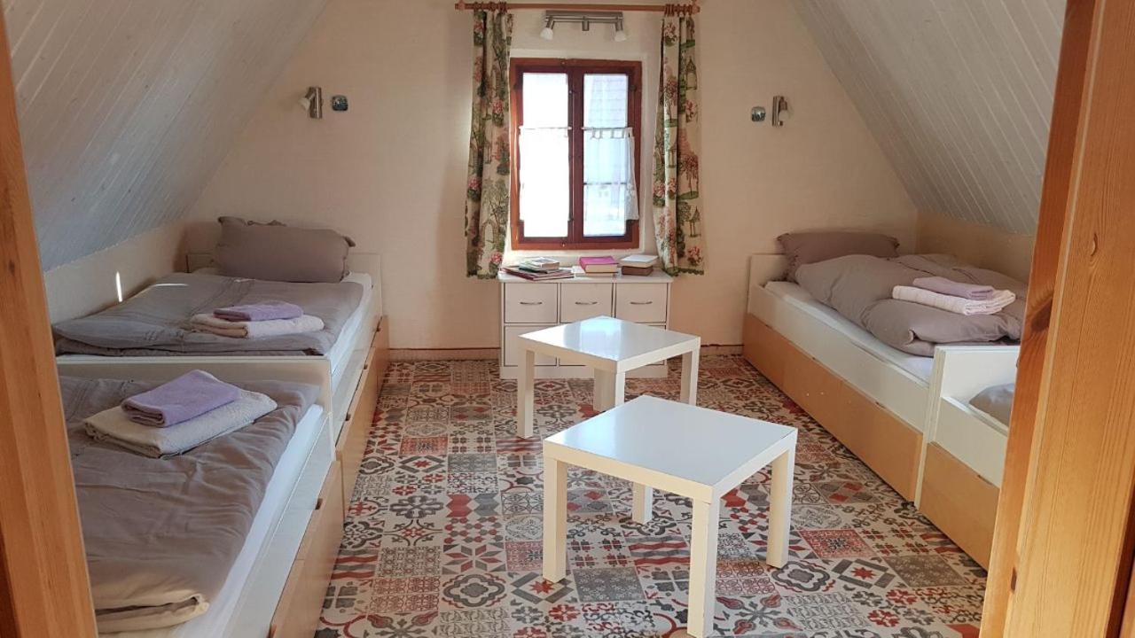 Five-Bedroom House photo 3