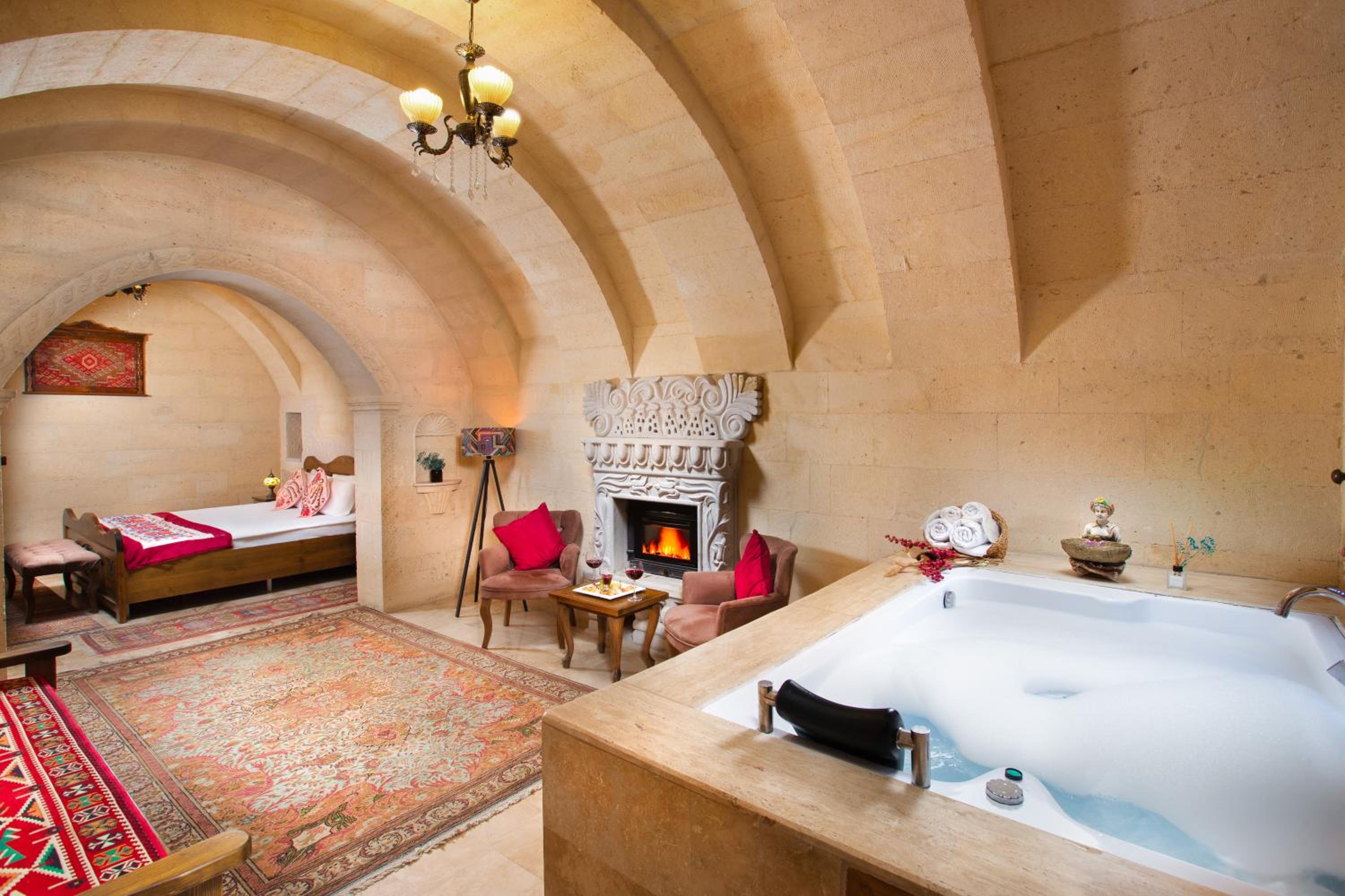 Signature Suite, with Jakuzzi & Valley View - Photo 4