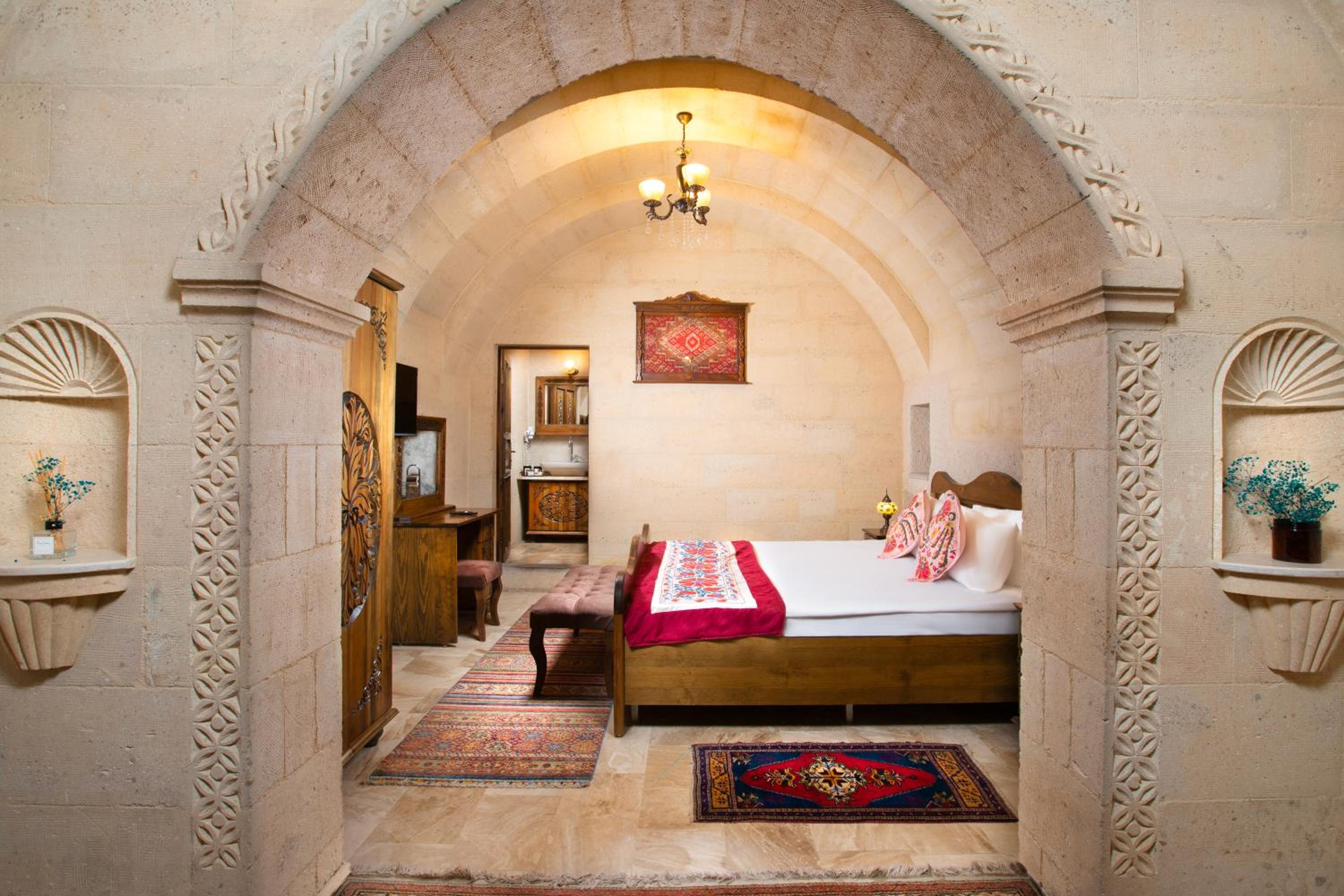 Signature Suite, with Jakuzzi & Valley View - Photo 2