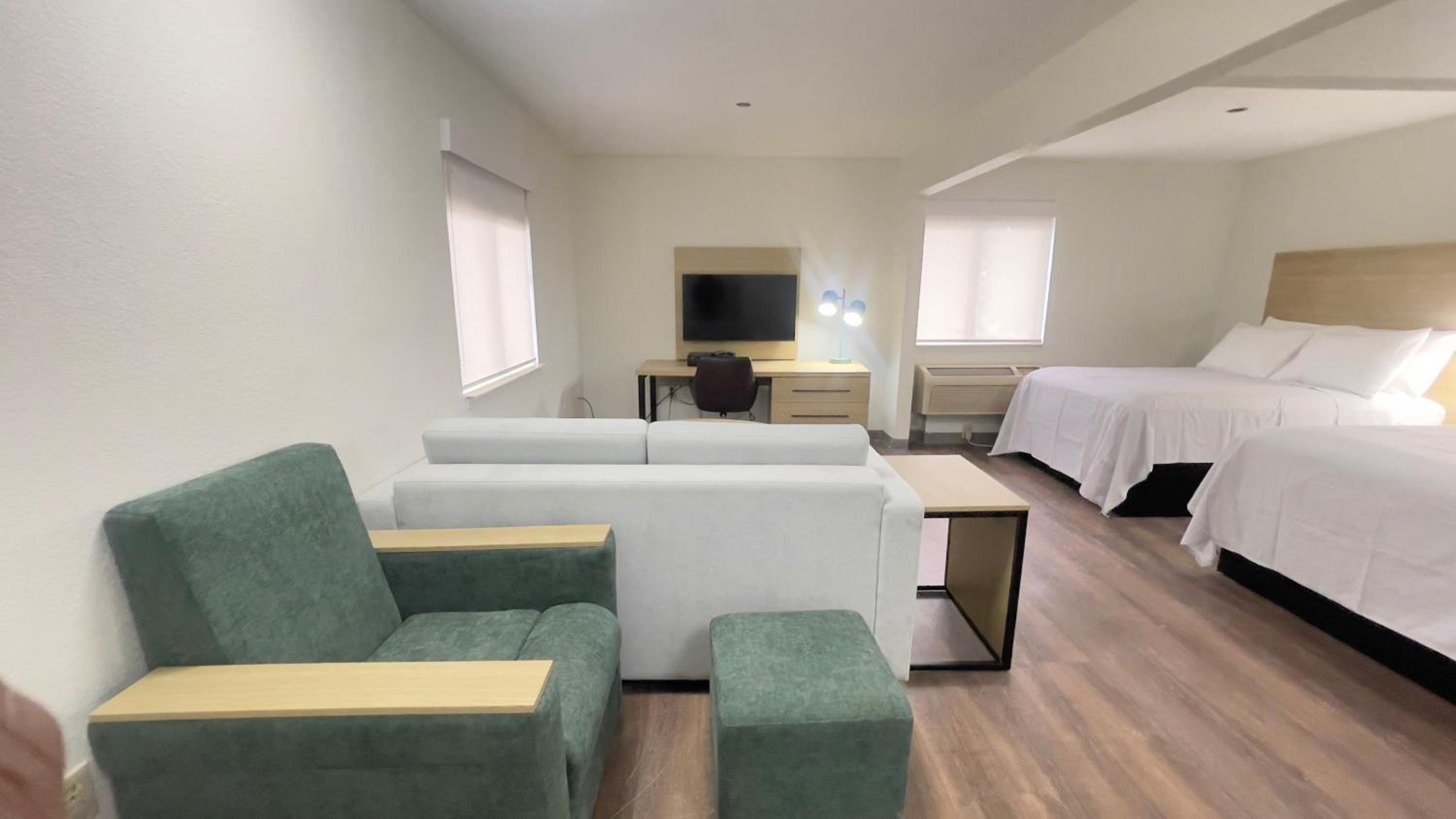 One-Bedroom Suite photo 1