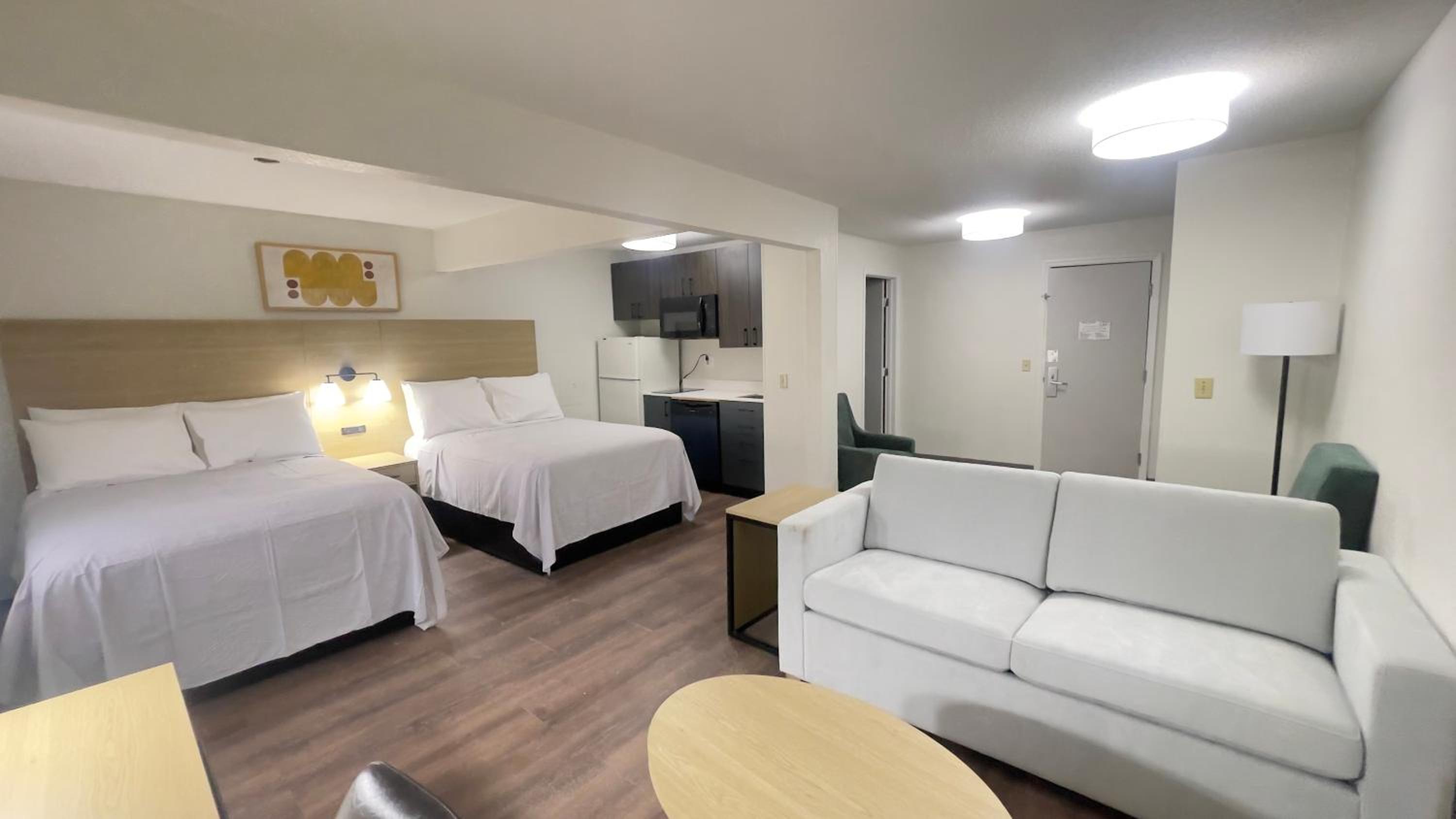 One-Bedroom Suite photo 3