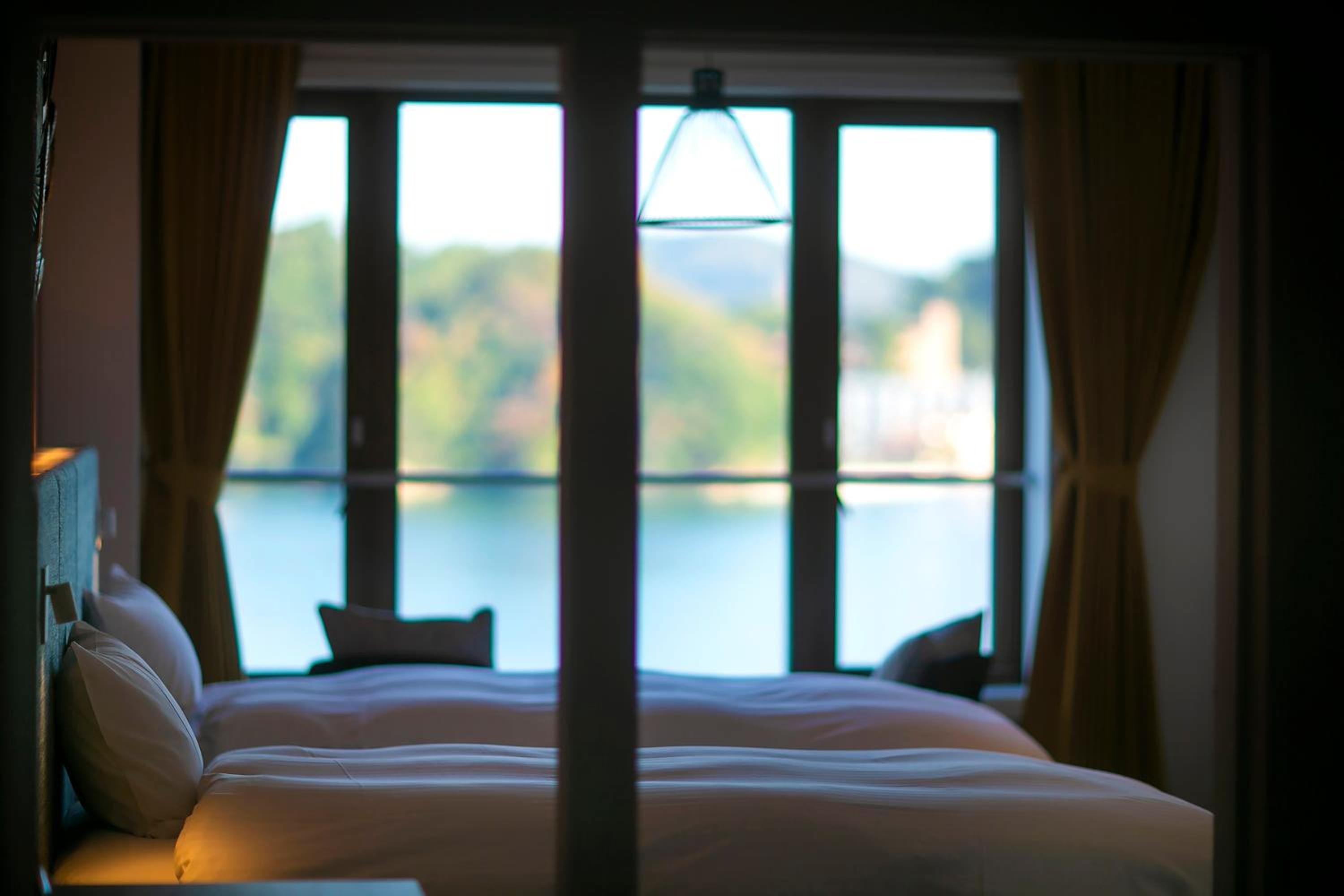 Standard Twin Room with Sea View - Photo 6