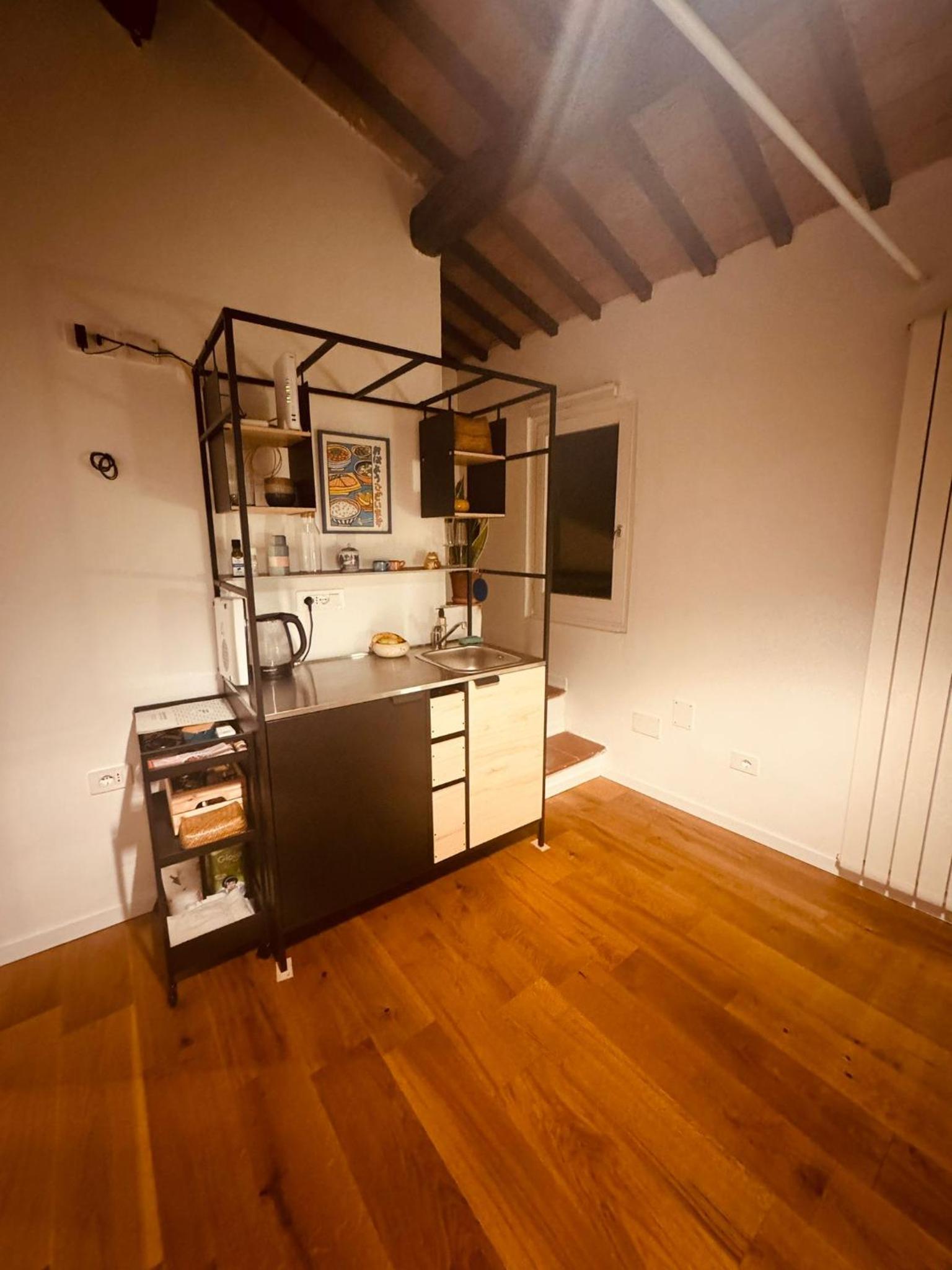 One-Bedroom Apartment photo 3
