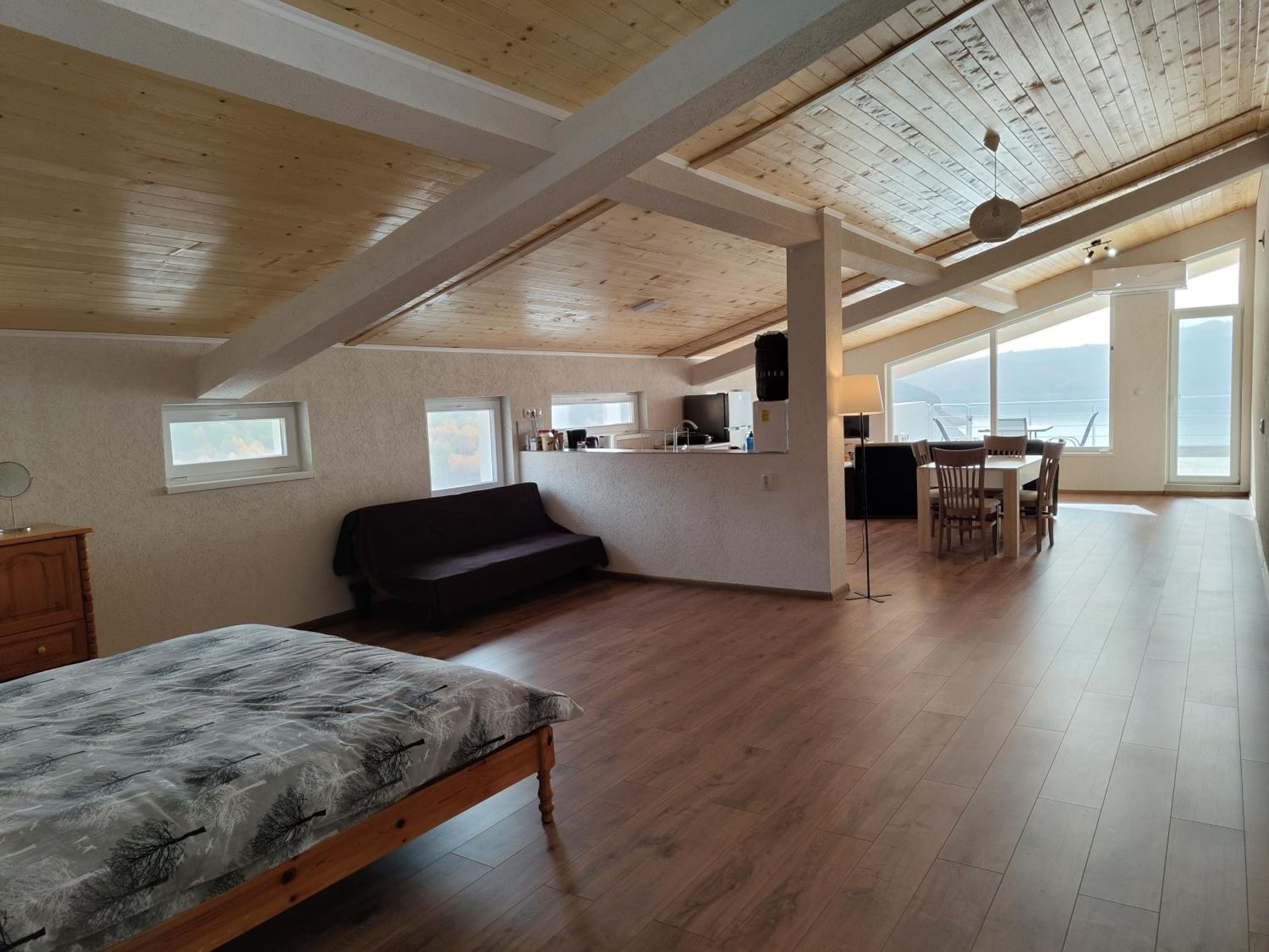 Apartment with Lake View photo 2