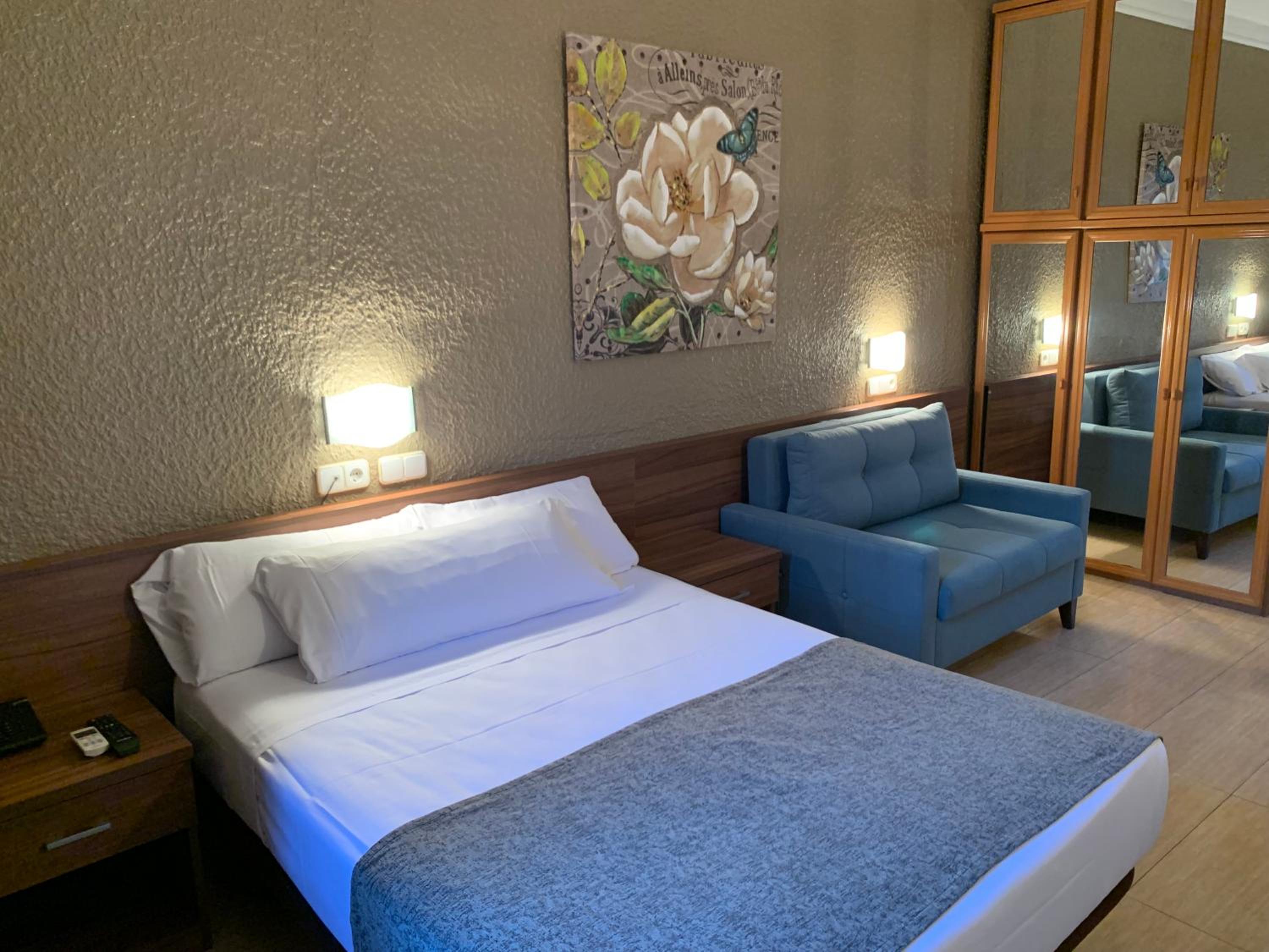 Superior Queen Room photo 2