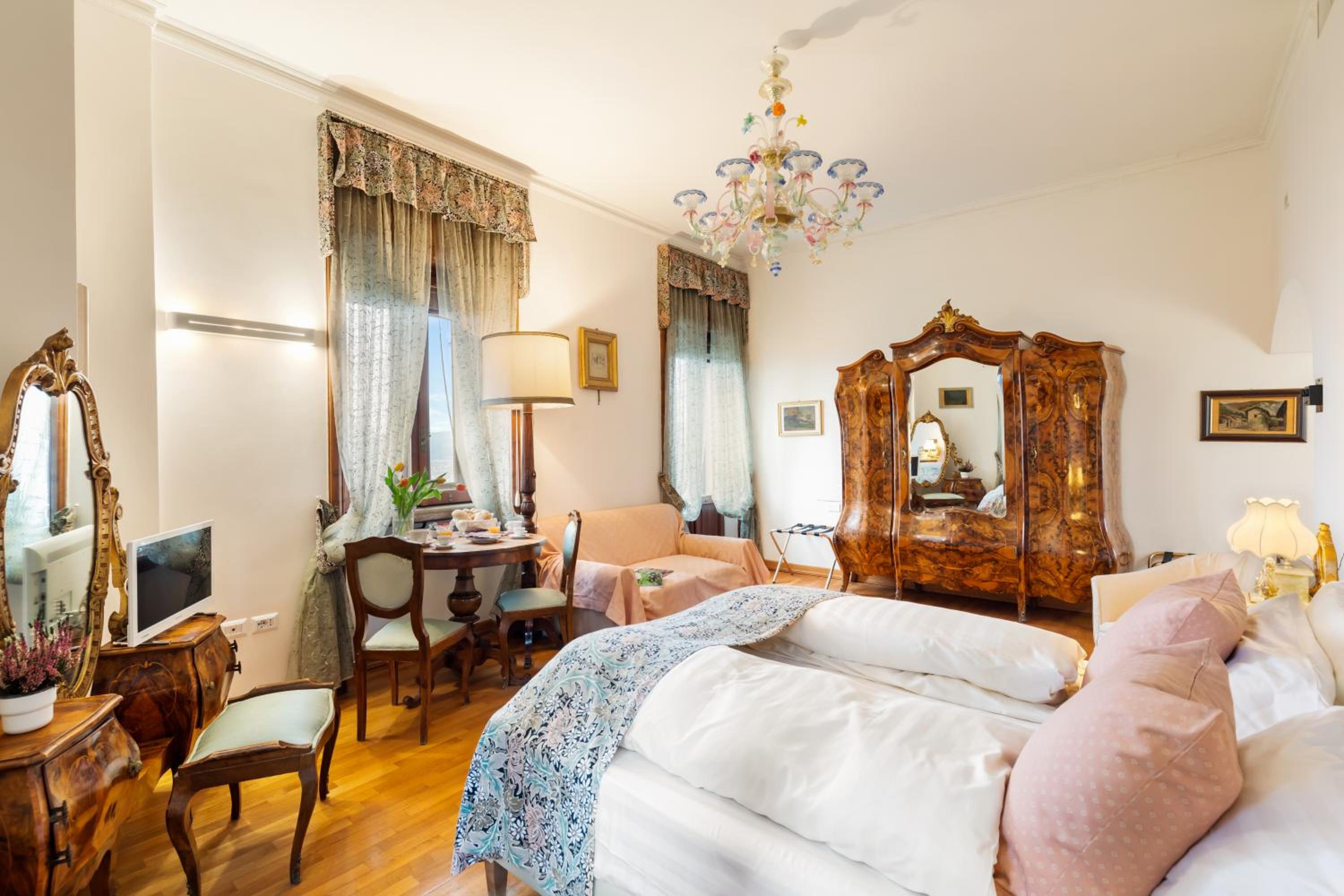 Superior Double Room - Photo 9