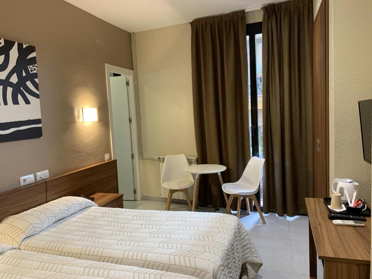 Twin Room With Balcony photo 2