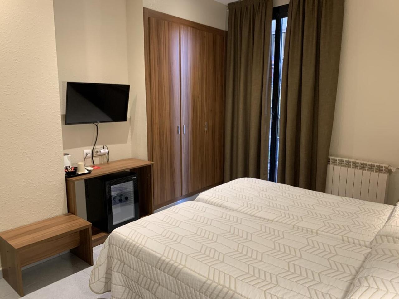 Twin Room With Balcony photo 3
