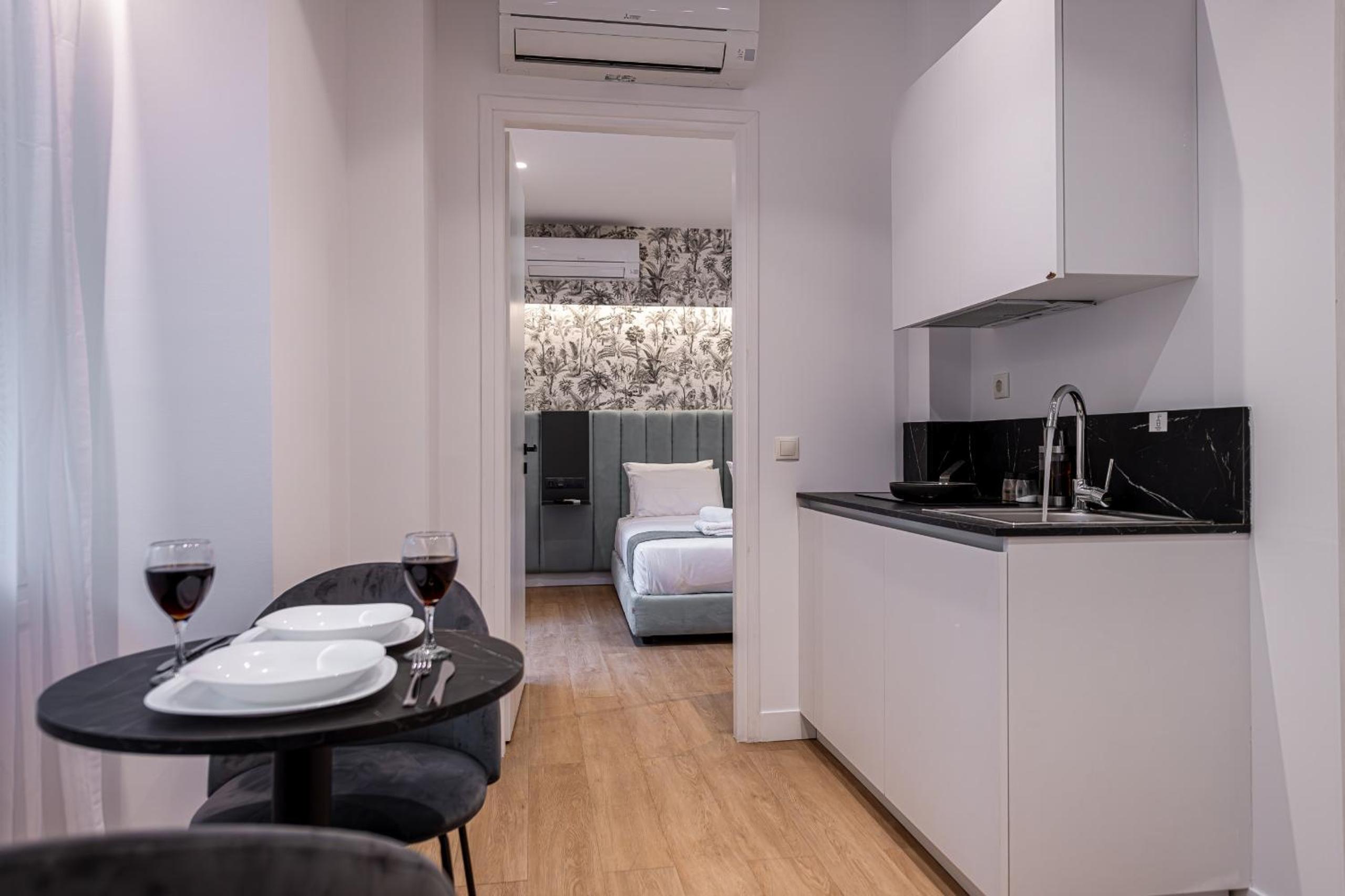 Large Double Room photo 3