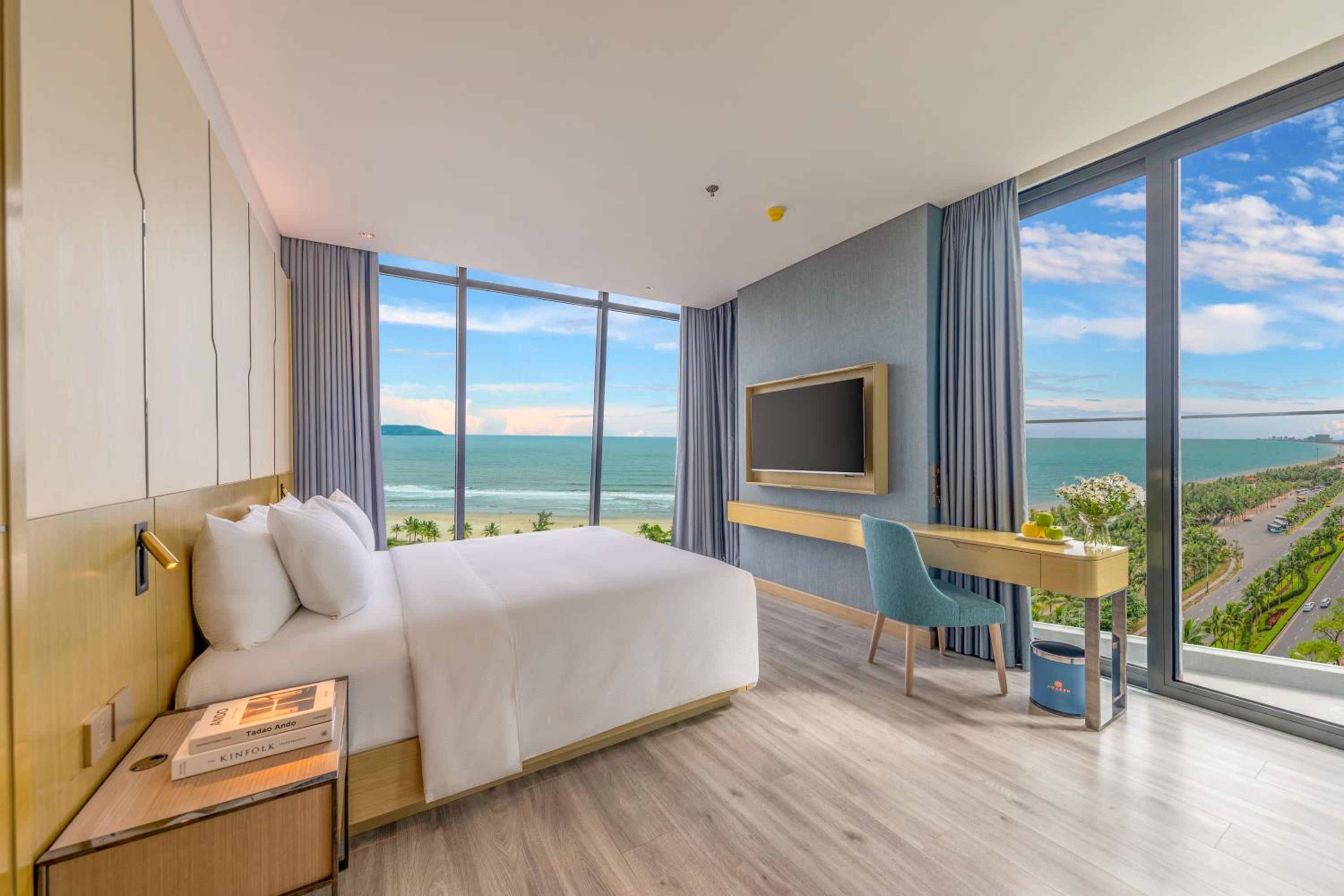 Two-Bedroom Suite with Ocean Front View - Photo 1
