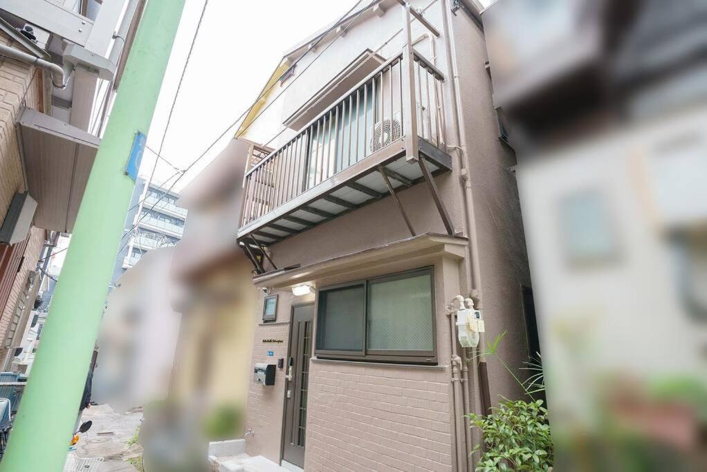 Three-Bedroom House photo 3