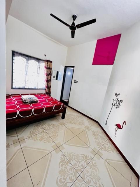 One-Bedroom House photo 1