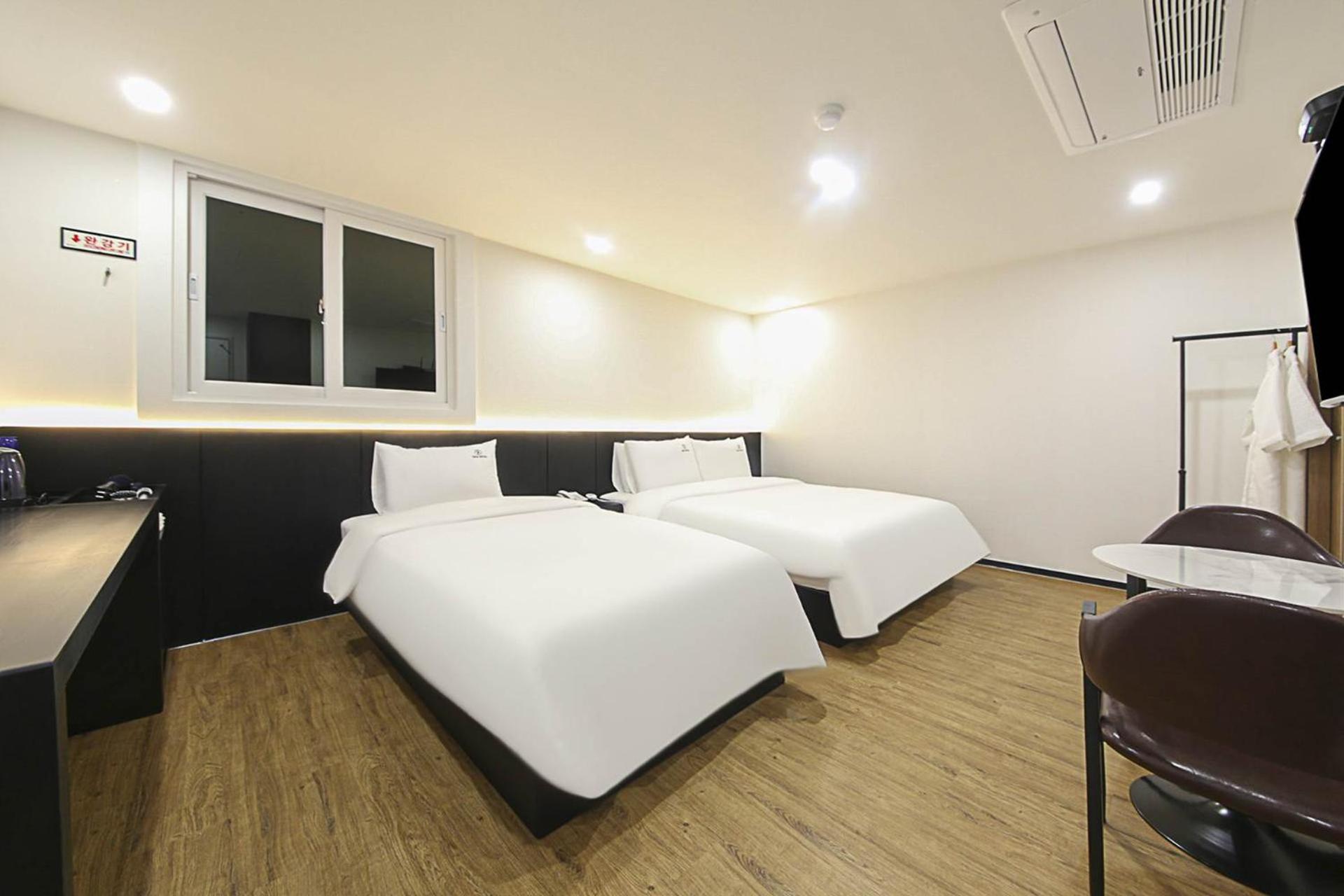 Deluxe Twin Room - No Parking