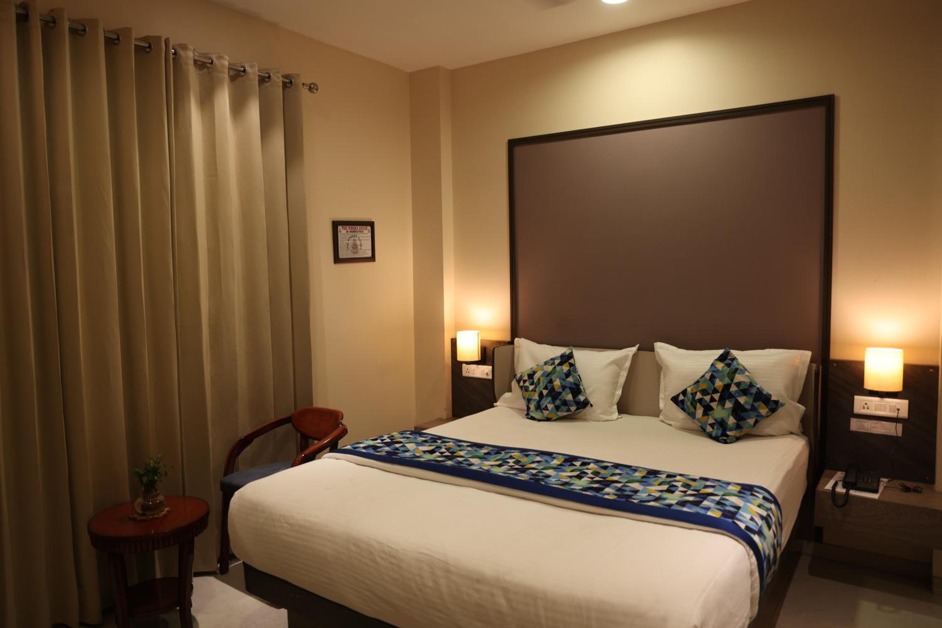 Deluxe Room - Photo 14