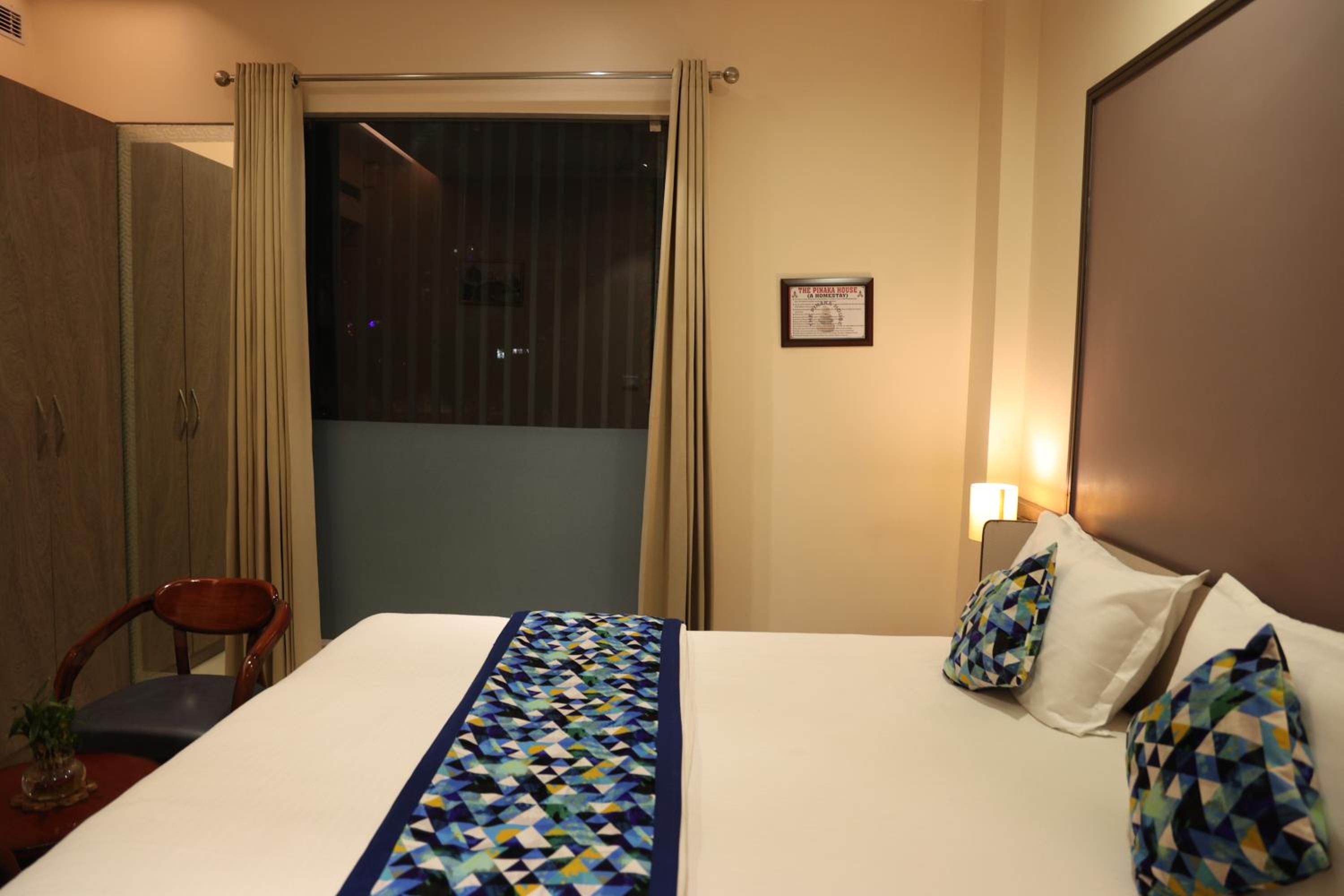 Deluxe Room - Photo 15
