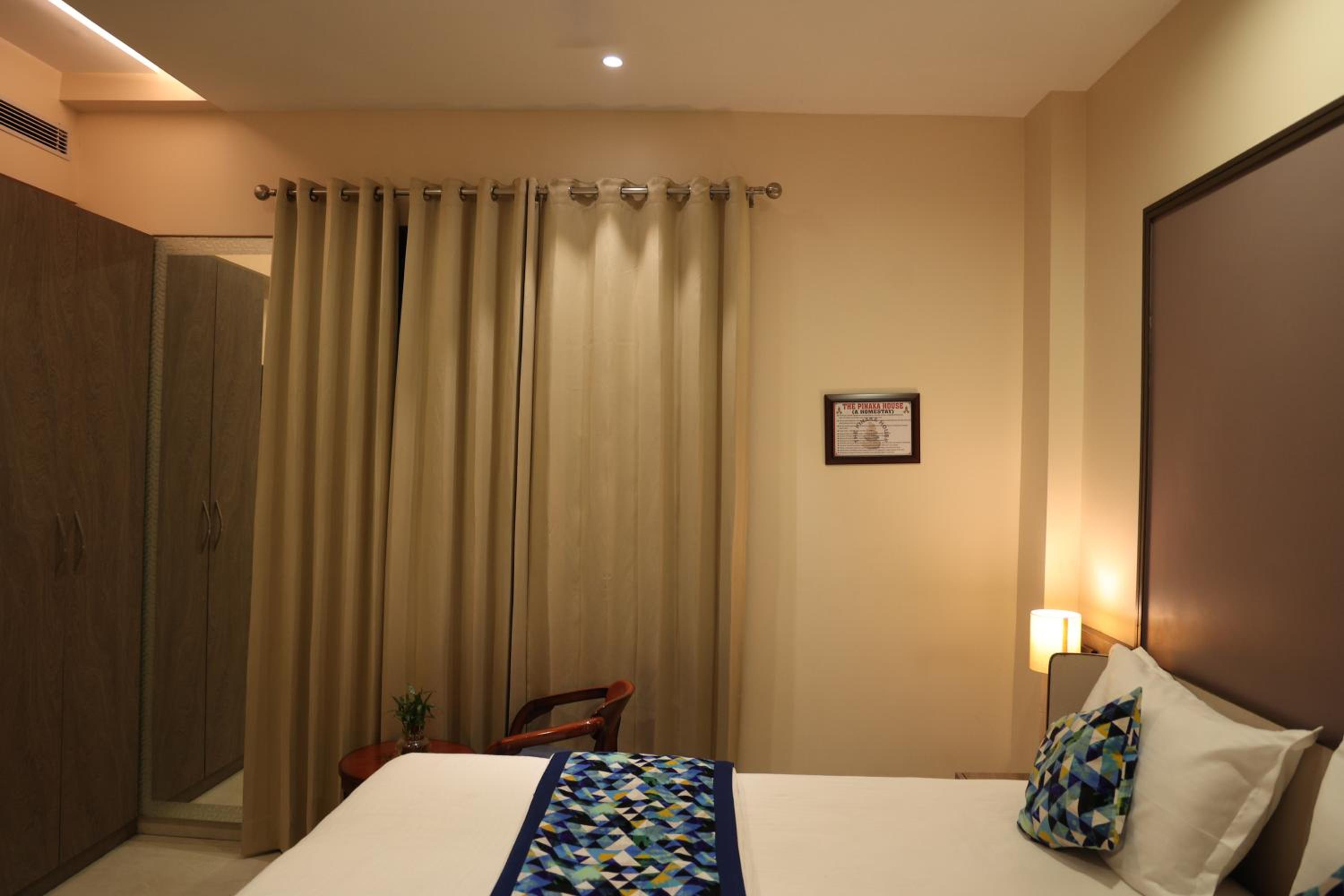 Deluxe Room - Photo 9