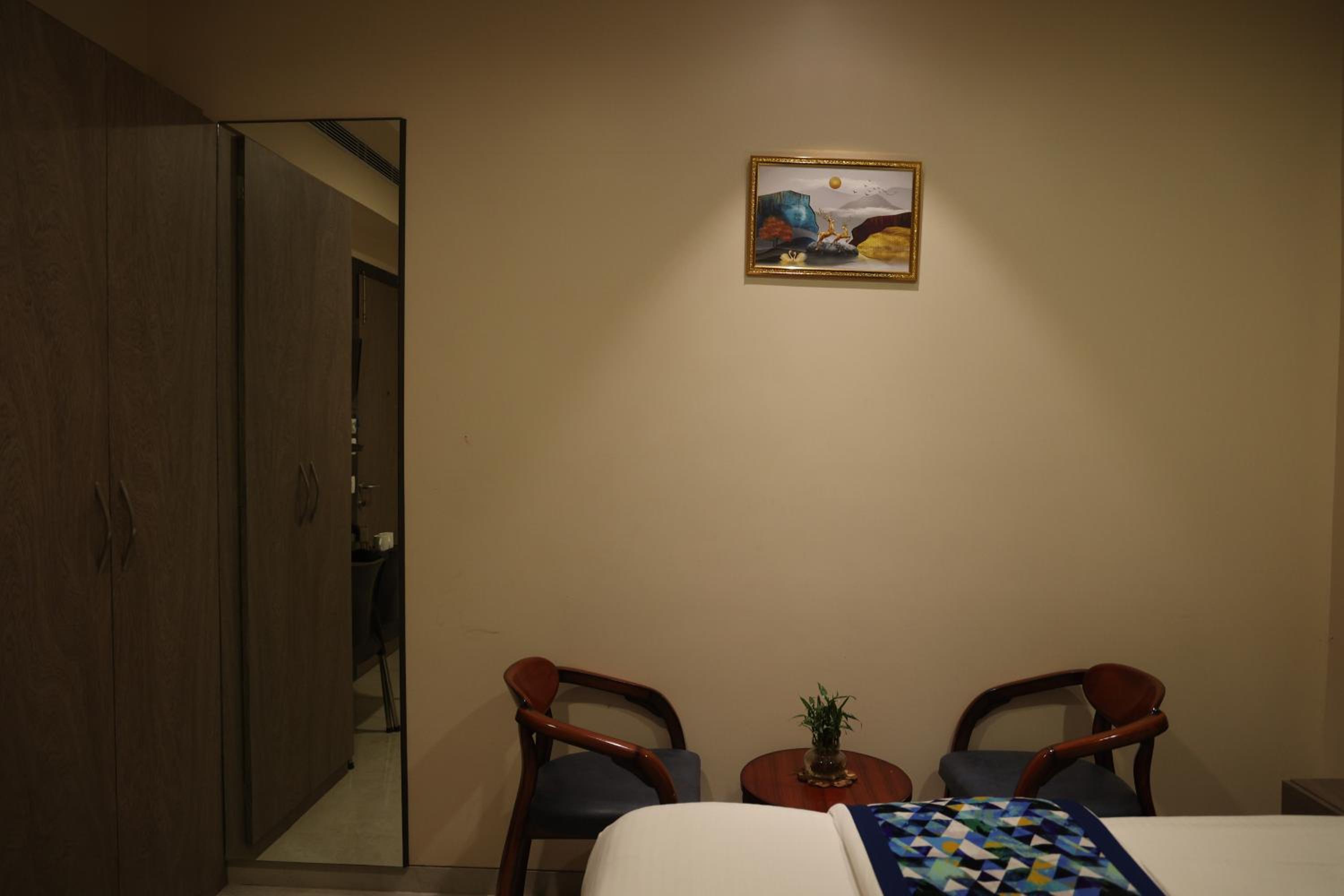 Deluxe Room - Photo 8