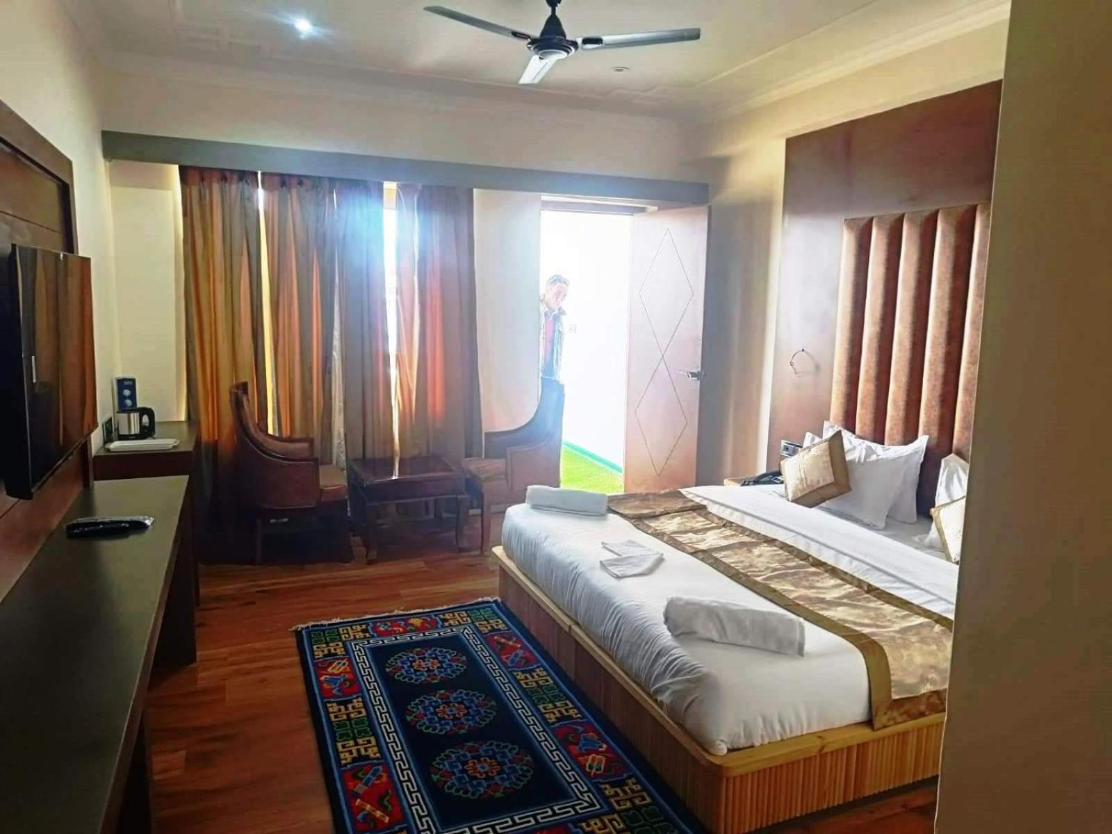 Deluxe Double Room - Photo 8
