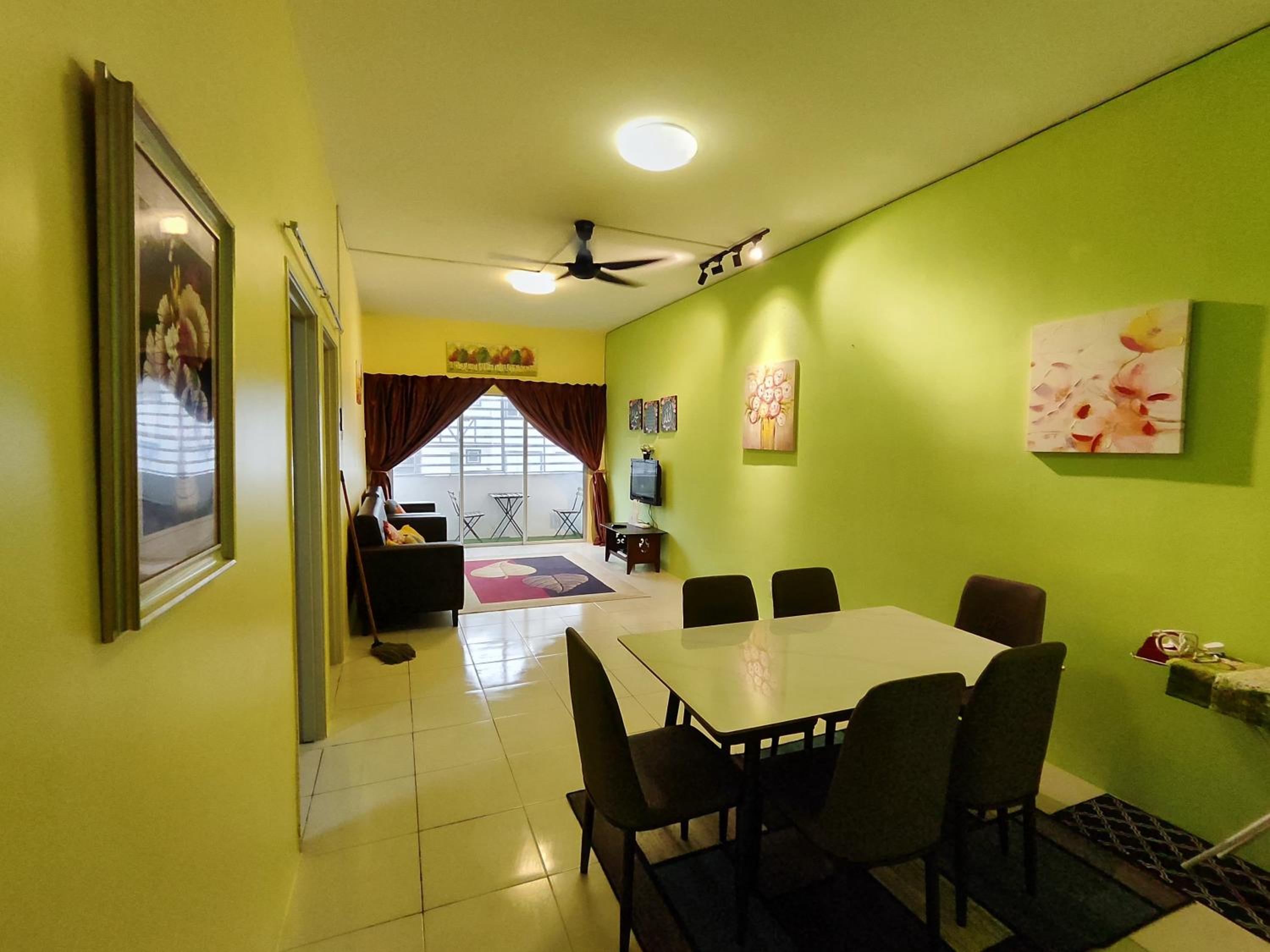 Three-Bedroom Apartment photo 1