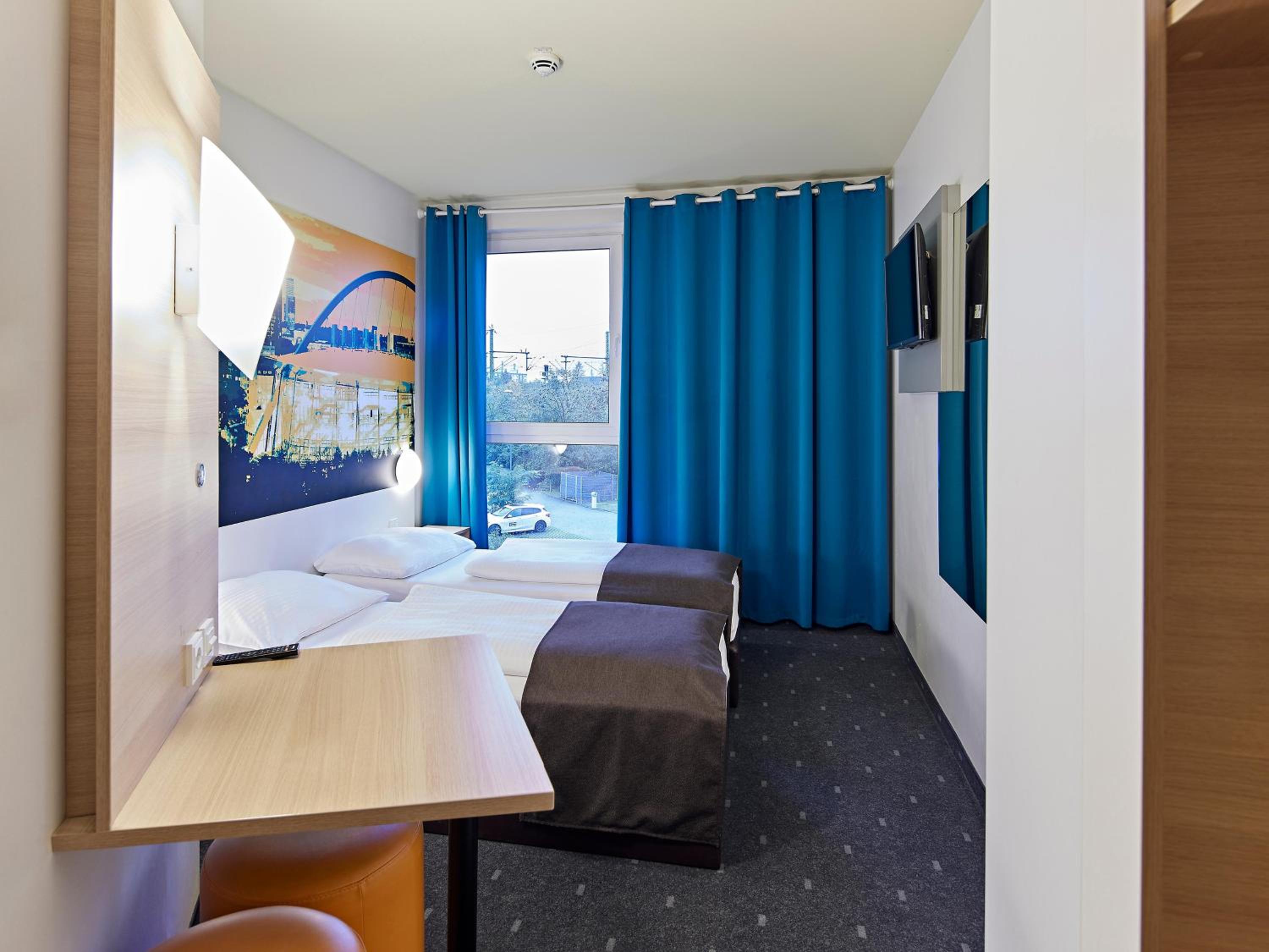 Twin Room - Photo 2